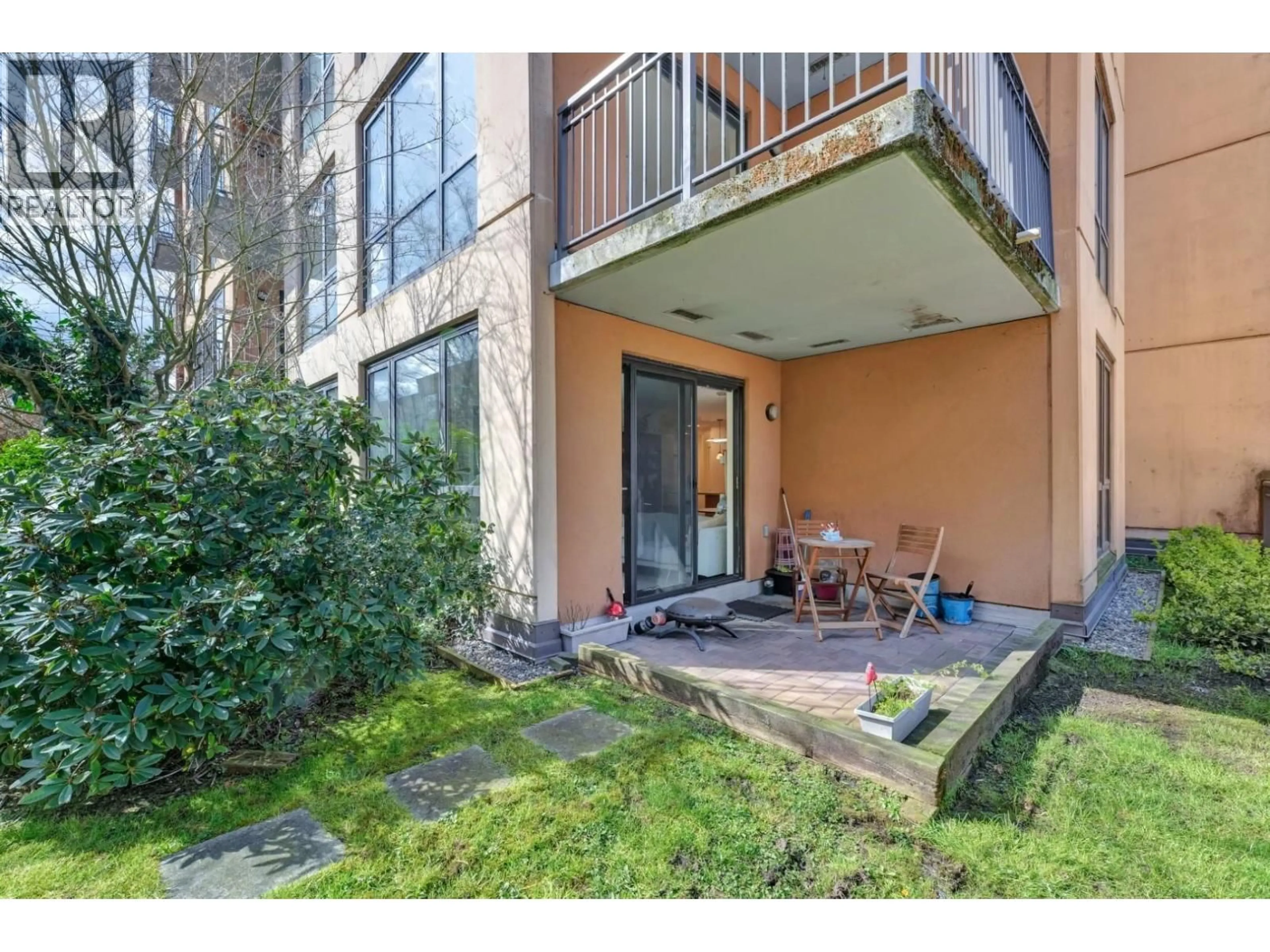 Patio, street for 304 - 511 ROCHESTER AVENUE, Coquitlam British Columbia V3K0A2