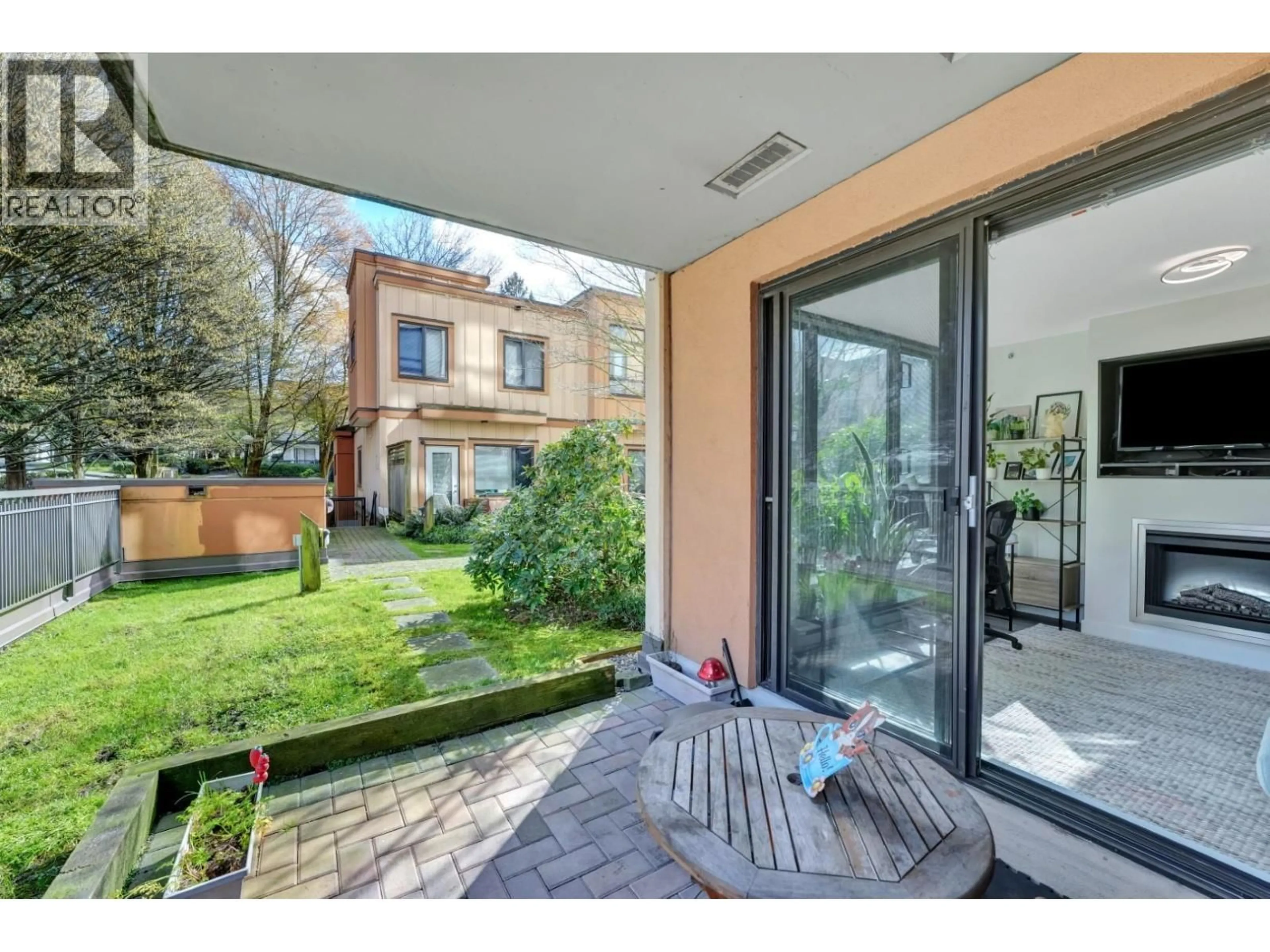 Patio, street for 304 - 511 ROCHESTER AVENUE, Coquitlam British Columbia V3K0A2