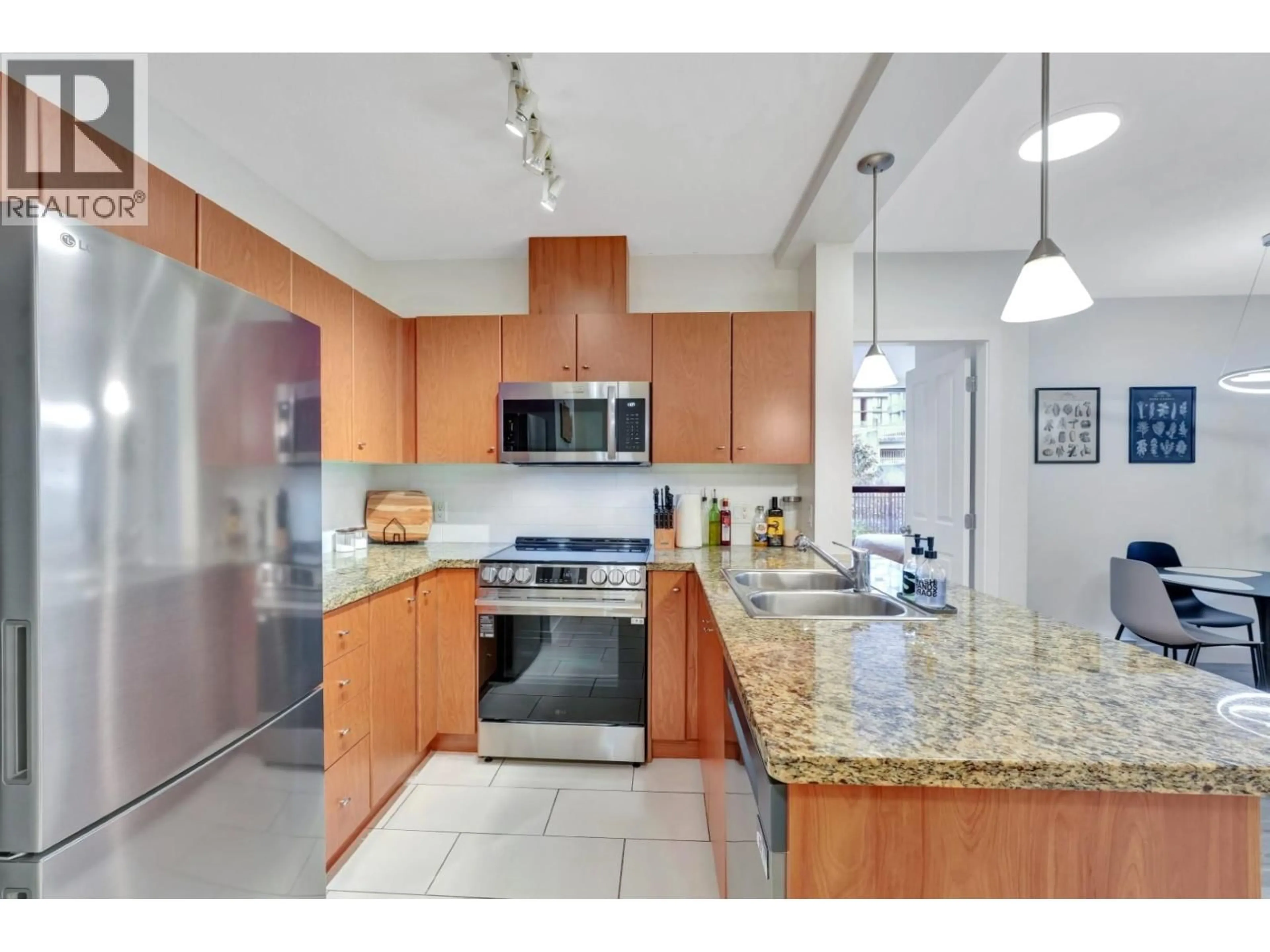 Standard kitchen, unknown for 304 - 511 ROCHESTER AVENUE, Coquitlam British Columbia V3K0A2