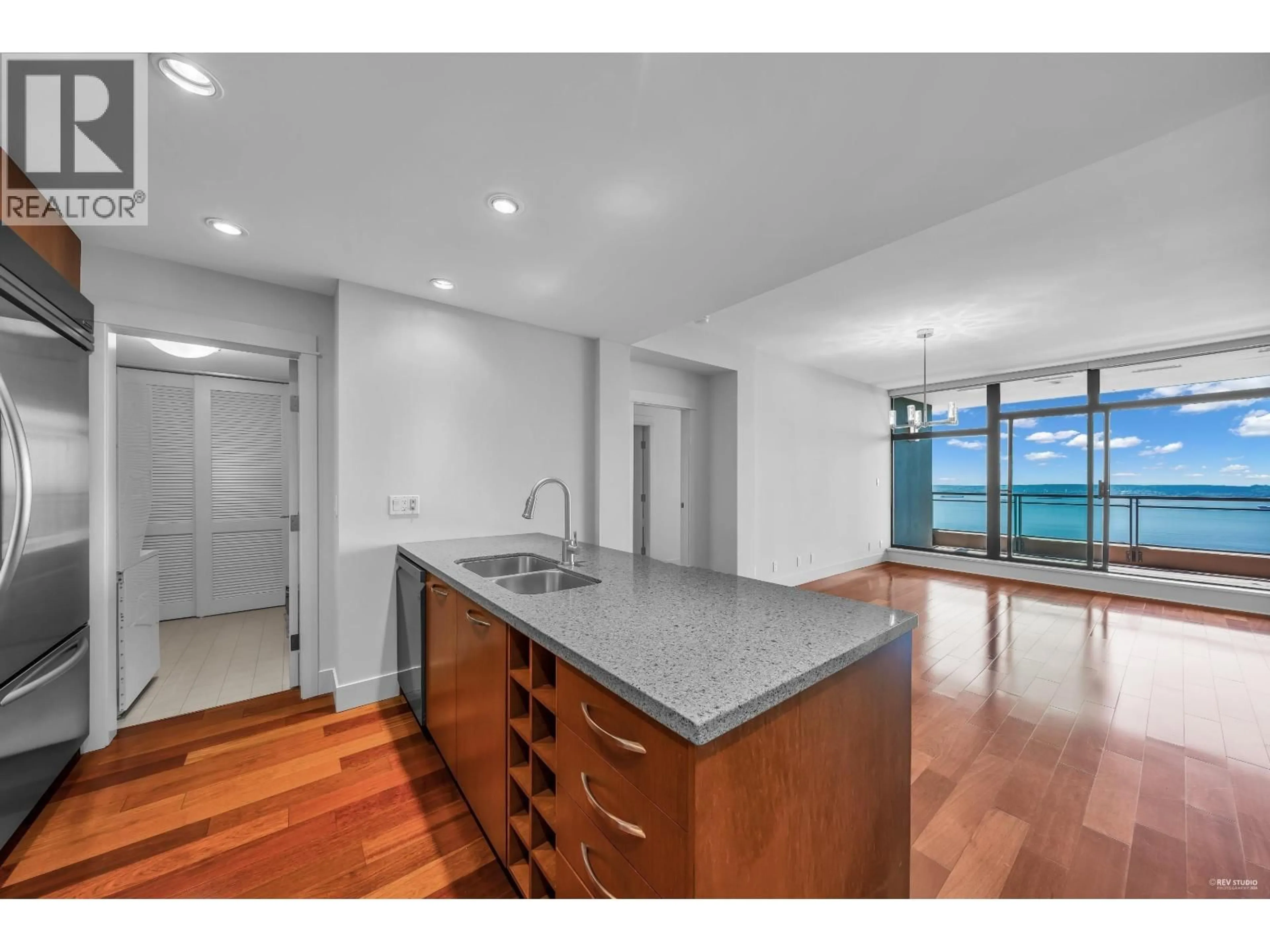 Open concept kitchen, unknown for 1102 - 3355 CYPRESS PLACE, West Vancouver British Columbia V7S3J9