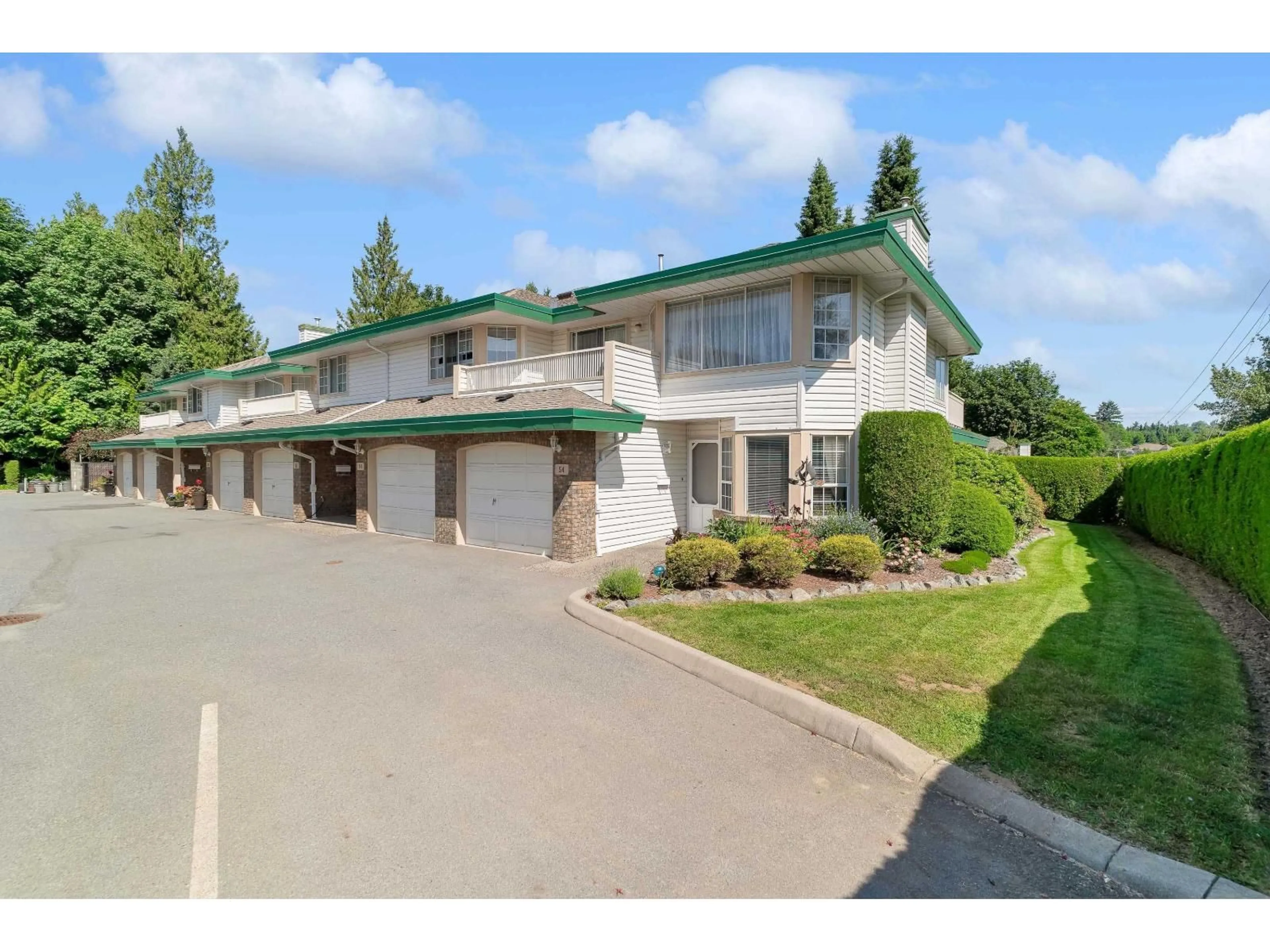 A pic from outside/outdoor area/front of a property/back of a property/a pic from drone, unknown for 54 - 3115 TRAFALGAR STREET, Abbotsford British Columbia V2S8C5