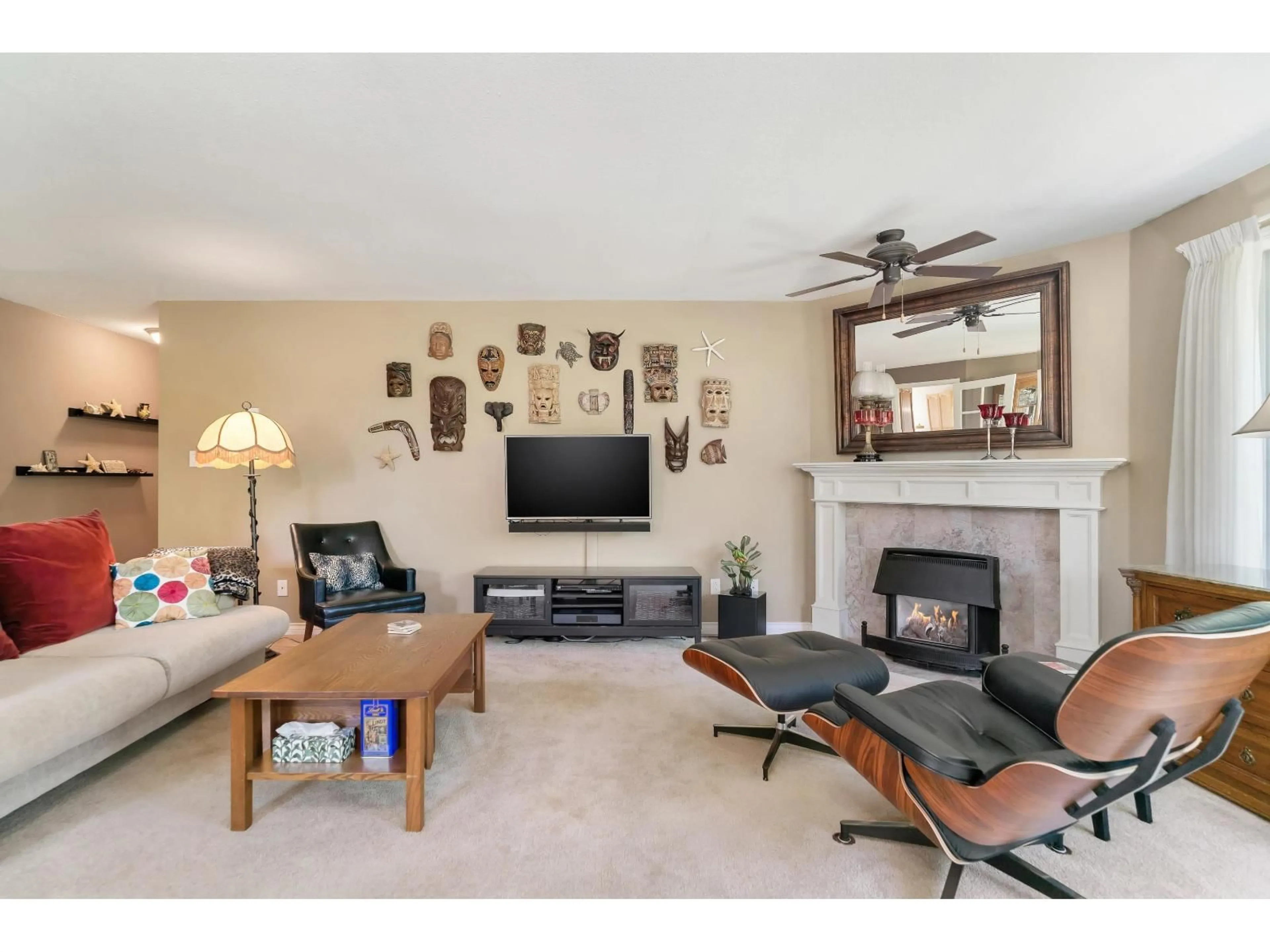 Living room with furniture, unknown for 54 - 3115 TRAFALGAR STREET, Abbotsford British Columbia V2S8C5