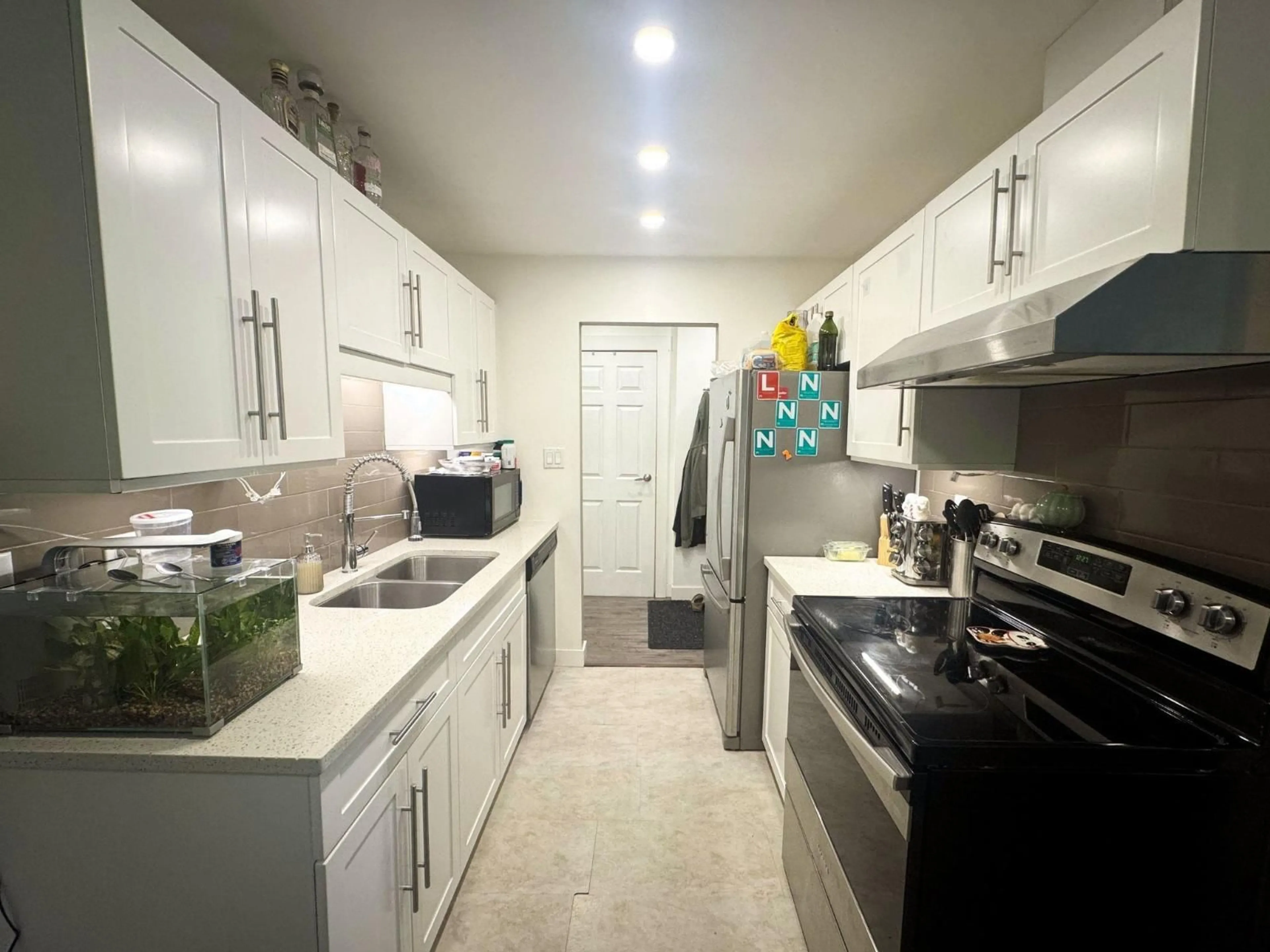 Standard kitchen, unknown for 108 - 45598 MCINTOSH DRIVE, Chilliwack British Columbia V2P7J3