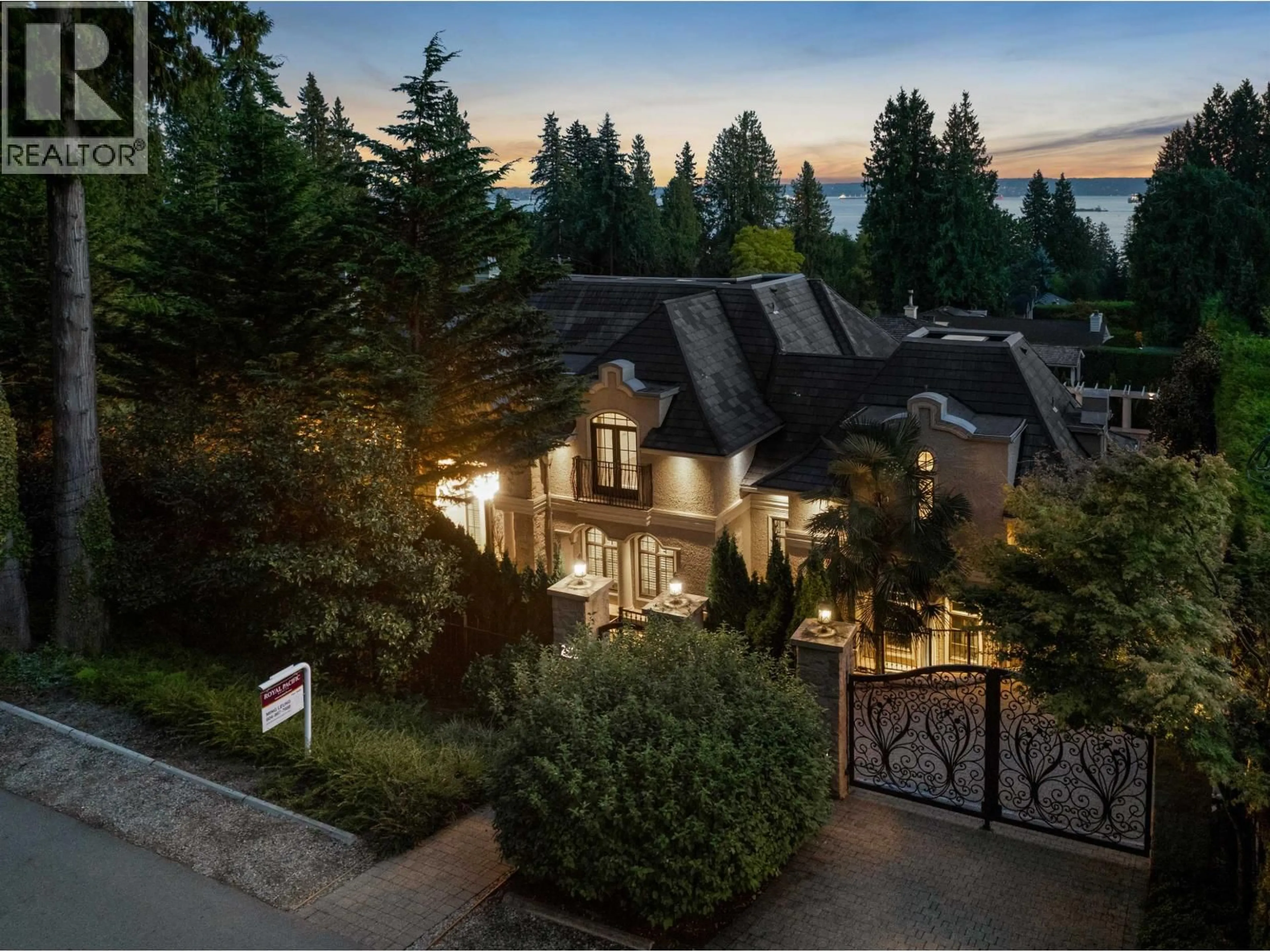 A pic from outside/outdoor area/front of a property/back of a property/a pic from drone, mountain view for 2912 MATHERS AVENUE, West Vancouver British Columbia V7V2K1