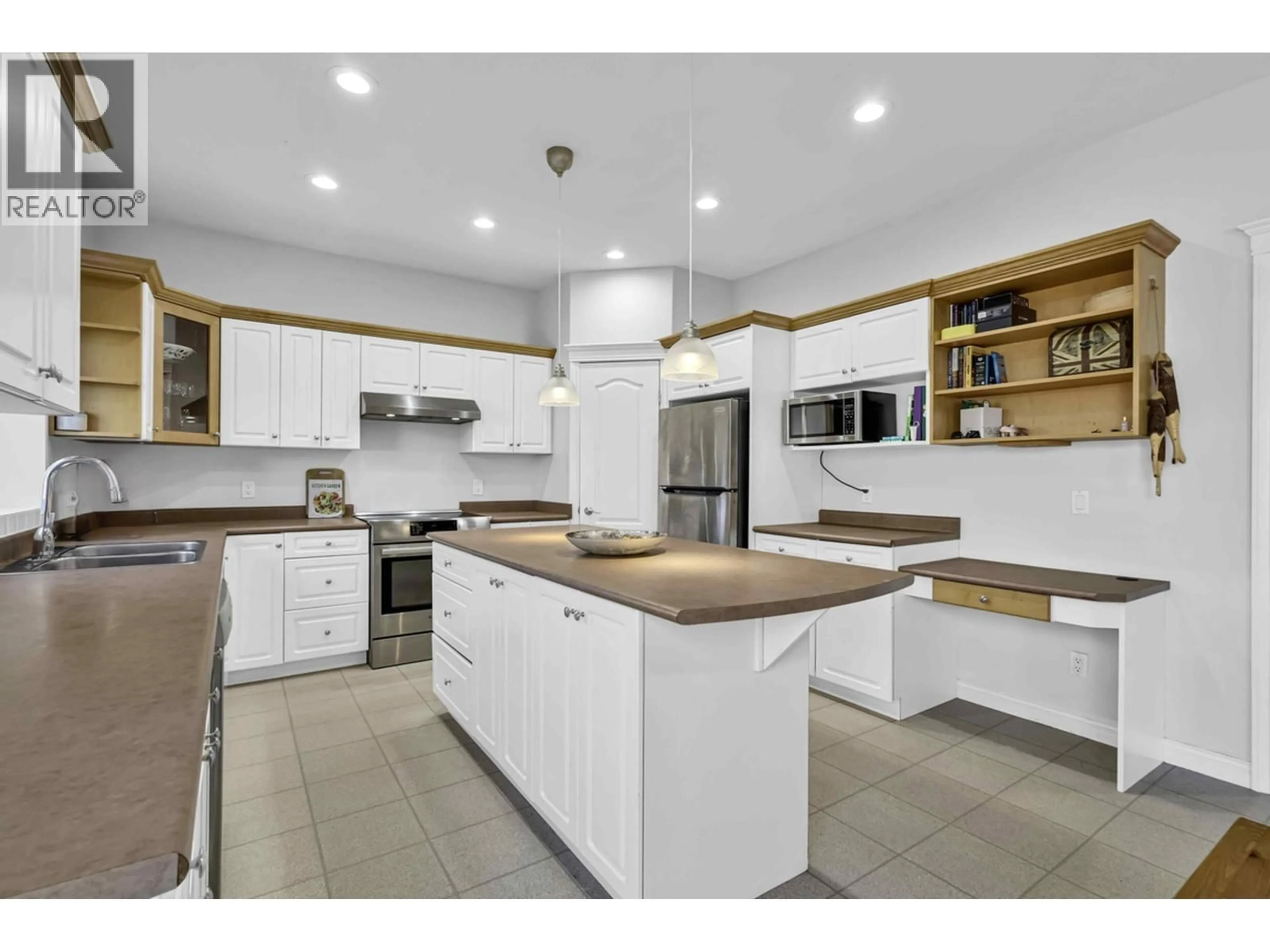 Open concept kitchen, ceramic/tile floor for 19683 JOYNER PLACE, Pitt Meadows British Columbia V3Y2S3