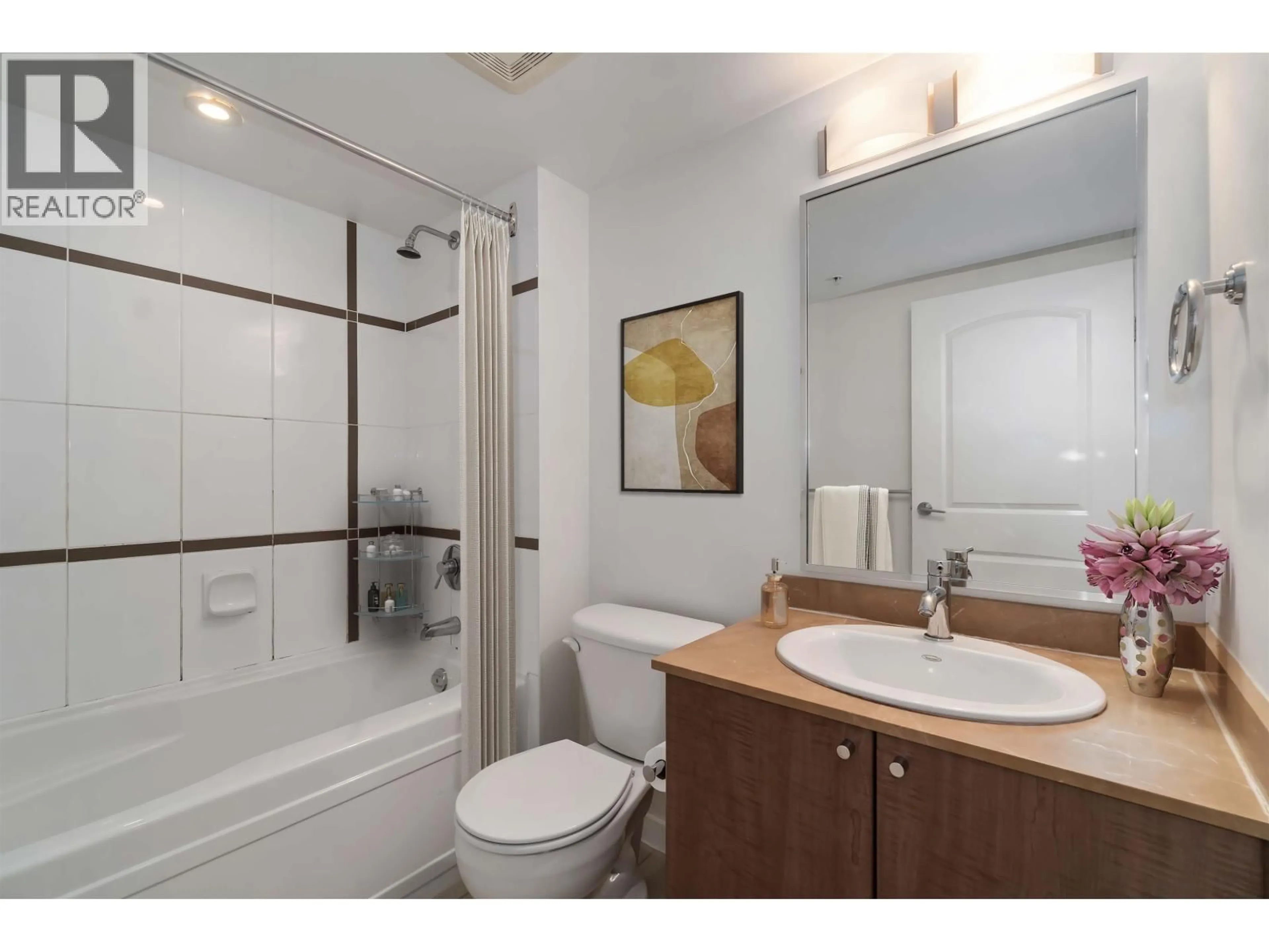 Standard bathroom, ceramic/tile floor for 1311 - 610 GRANVILLE STREET, Vancouver British Columbia V6C3T3