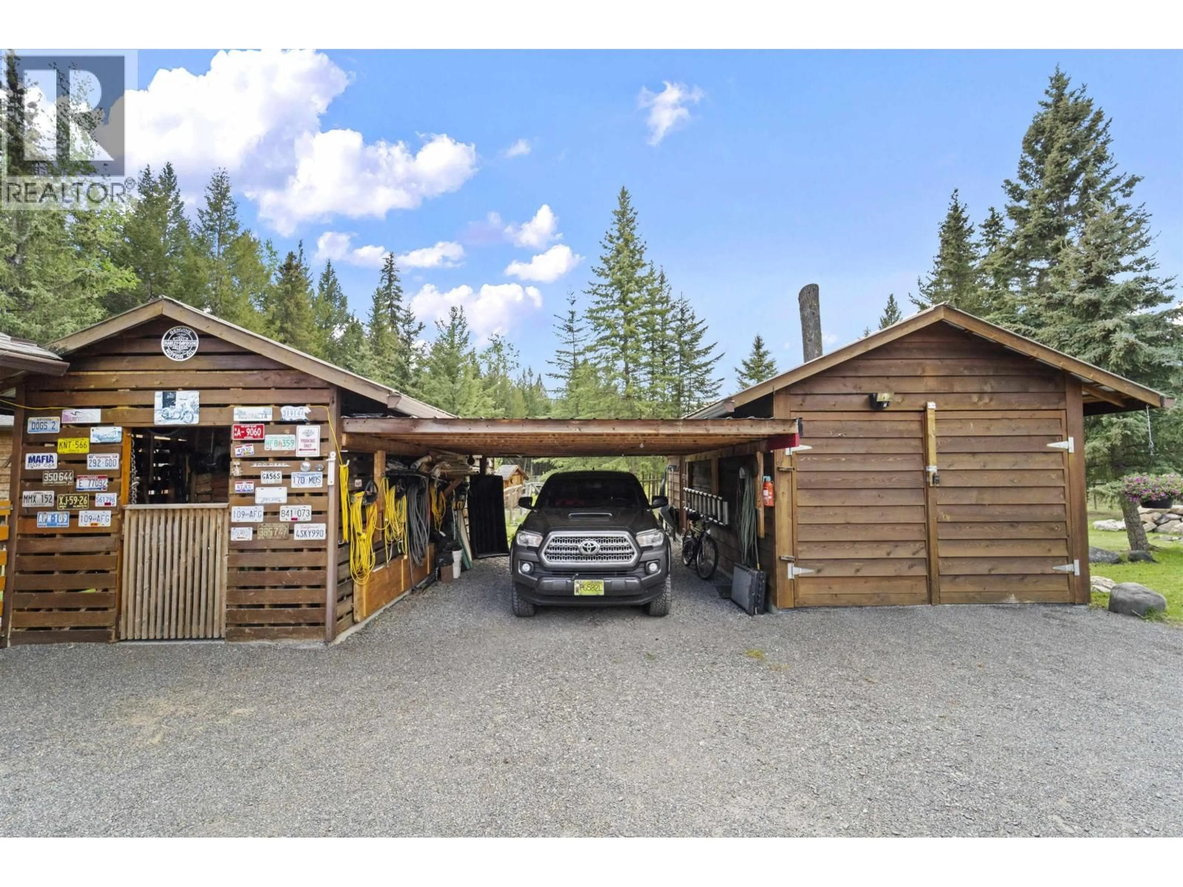 Indoor garage for 6649 SVEN ROAD, 100 Mile House British Columbia V0K1X3