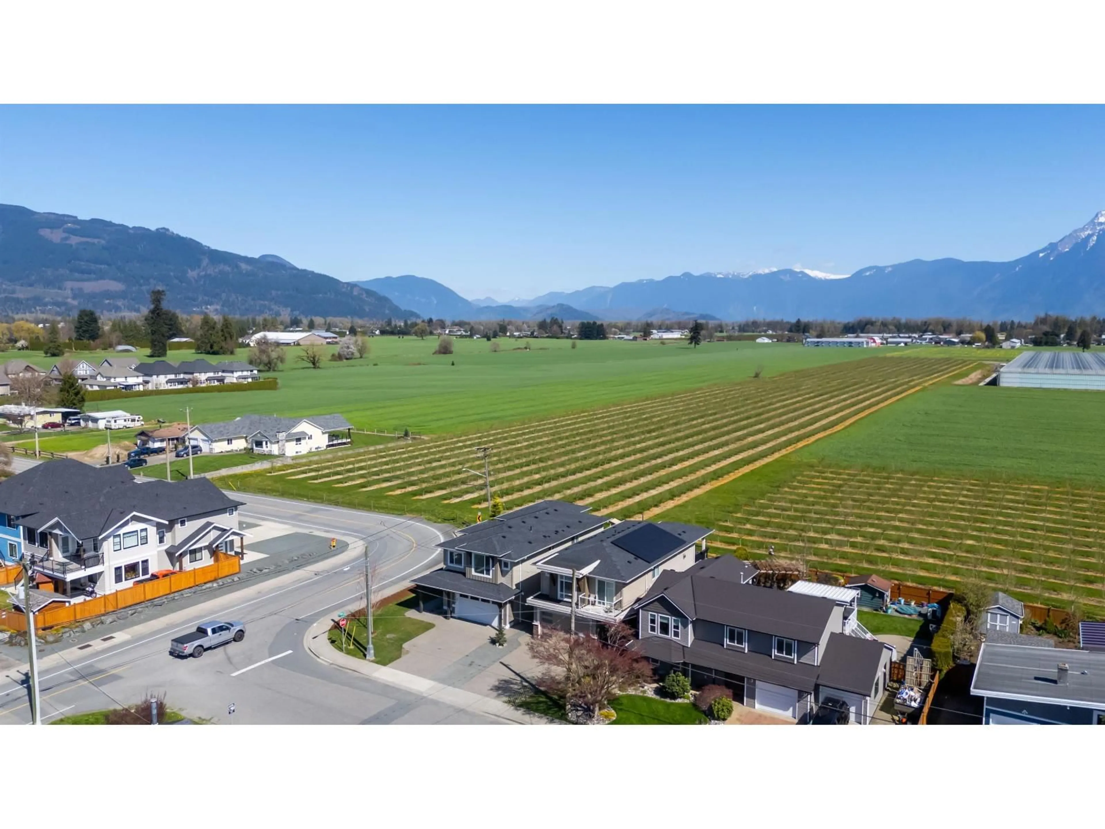 A pic from outside/outdoor area/front of a property/back of a property/a pic from drone, mountain view for 10398 WEDGEWOOD DRIVE, Chilliwack British Columbia V2P6B9