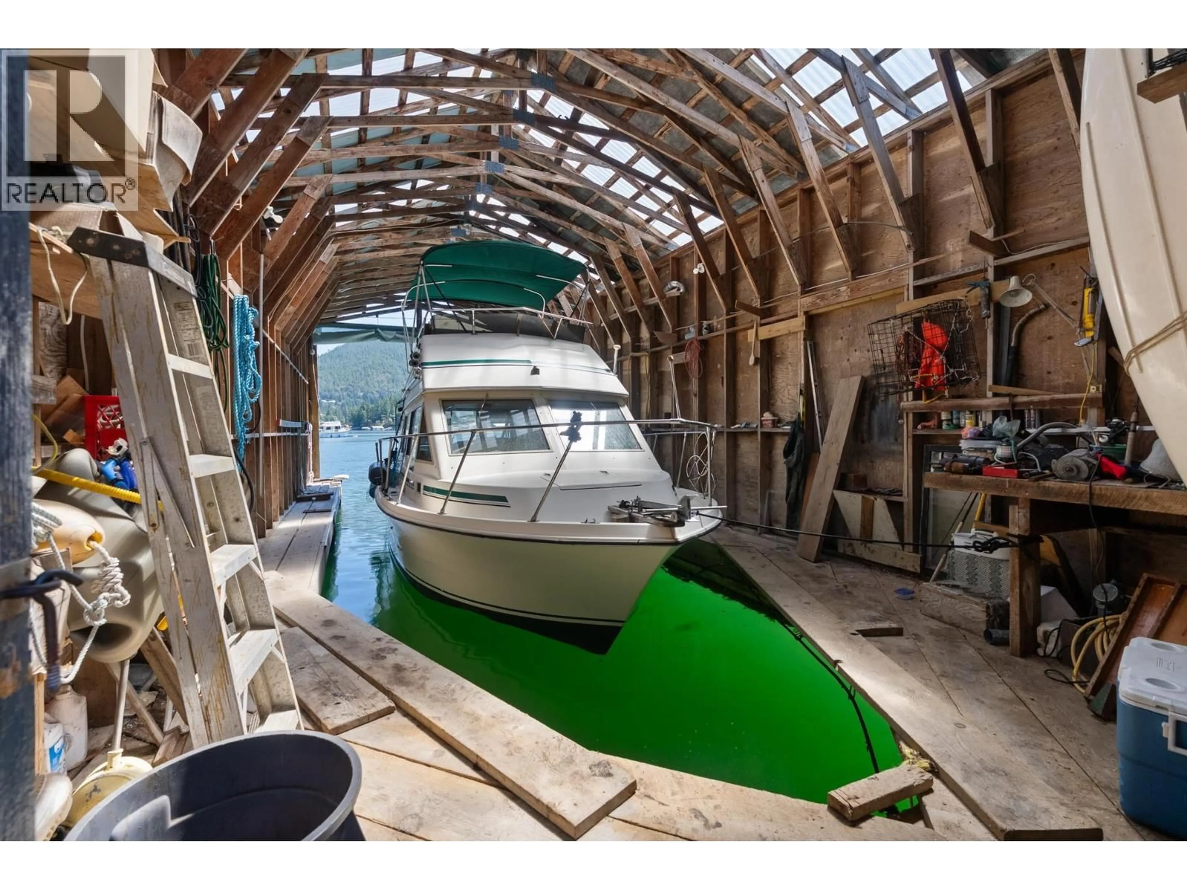 Indoor garage for 4371 FRANCIS PENINSULA ROAD, Madeira Park British Columbia V0N2H1