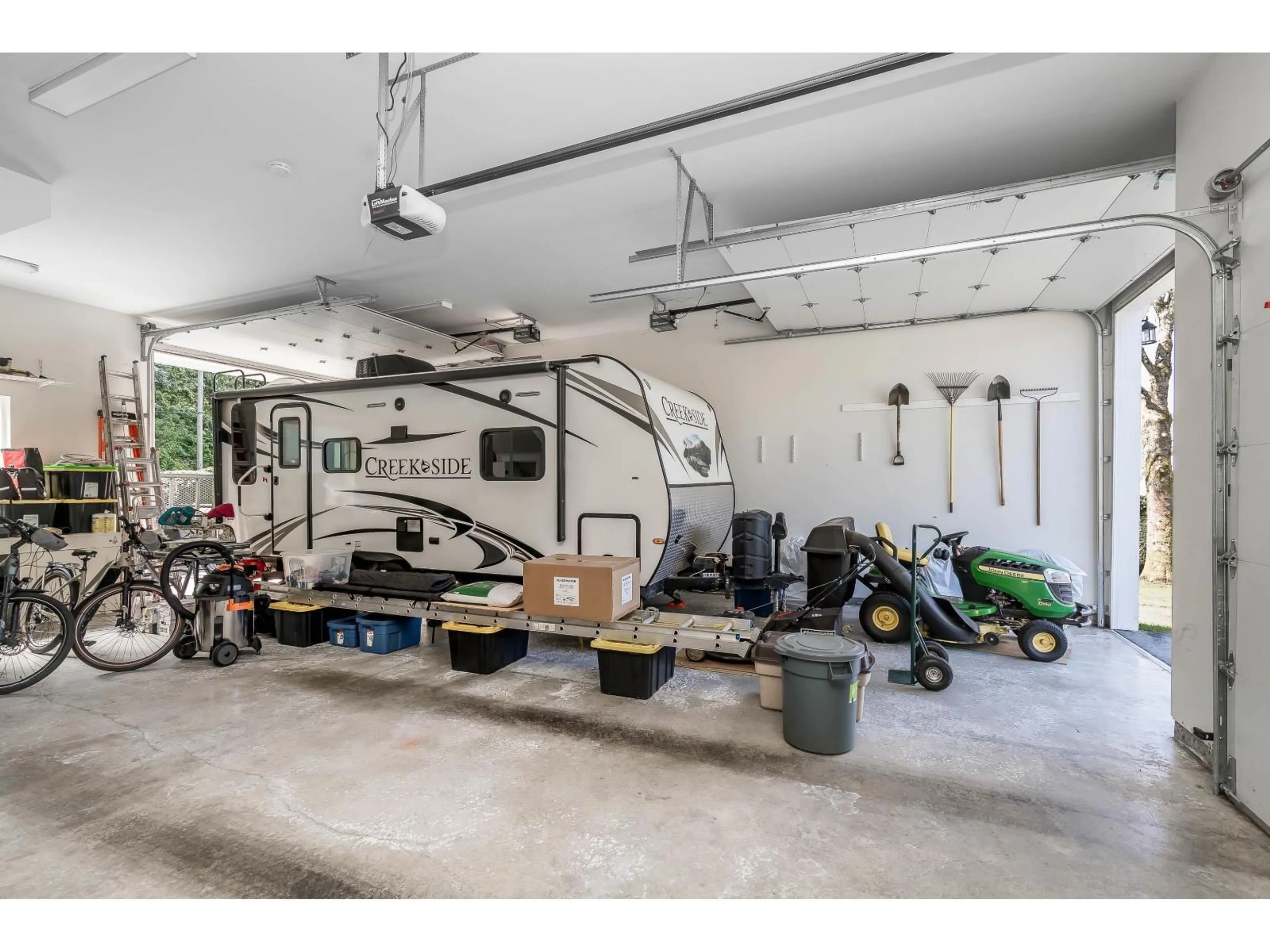 Indoor garage for 5216 234 STREET, Langley British Columbia V2Z2P6