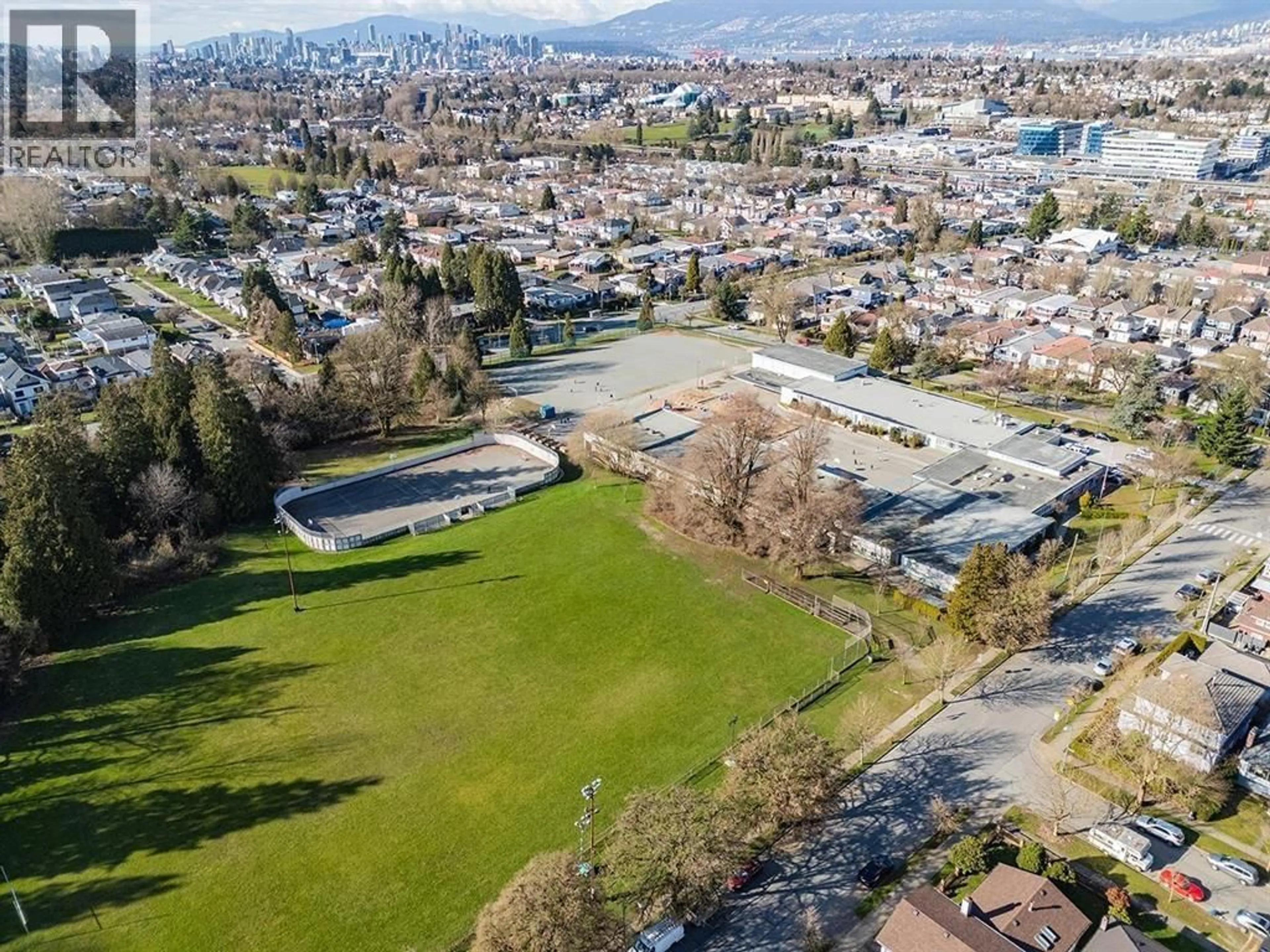 A pic from outside/outdoor area/front of a property/back of a property/a pic from drone, mountain view for 3015 19TH AVENUE, Vancouver British Columbia V5M2S8