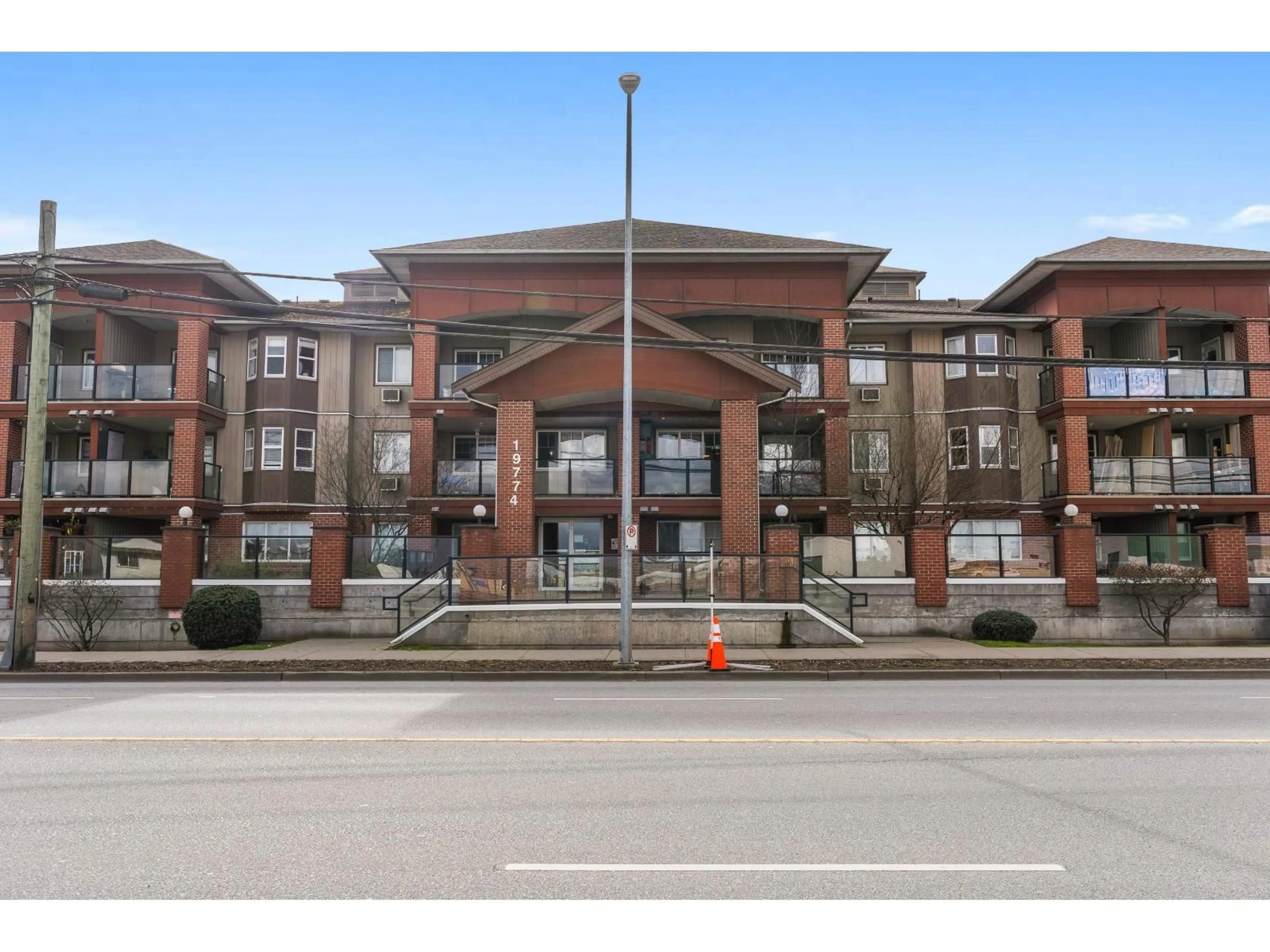 Unknown for 104 - 19774 56 AVENUE, Langley British Columbia V3A3X6