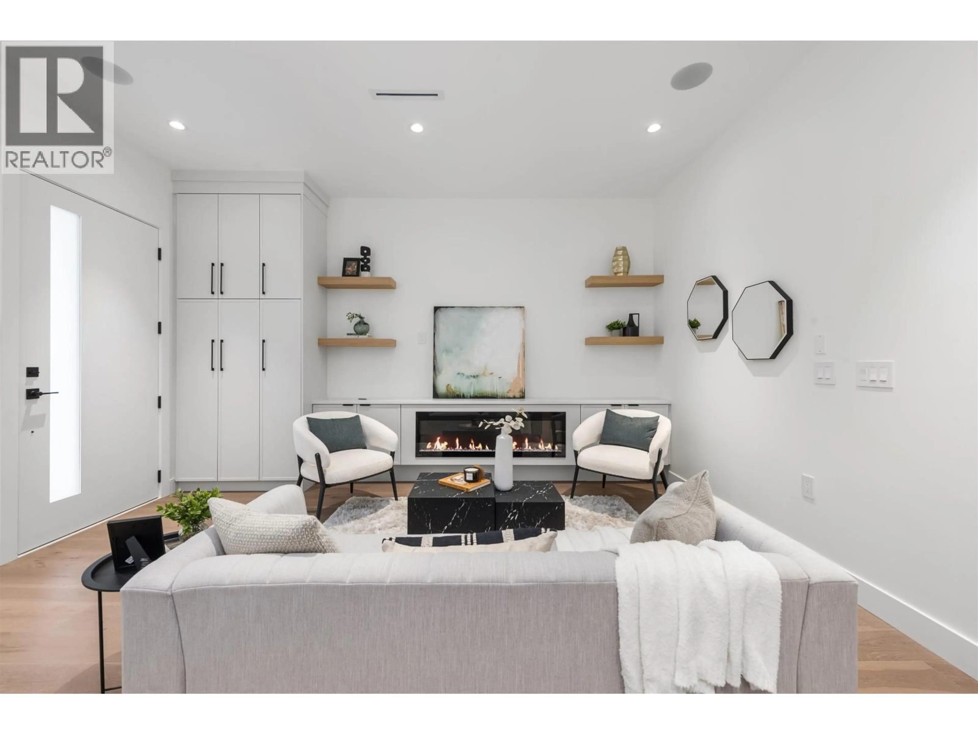 Living room with furniture, unknown for 1 - 878 37 AVENUE, Vancouver British Columbia V5W1G2