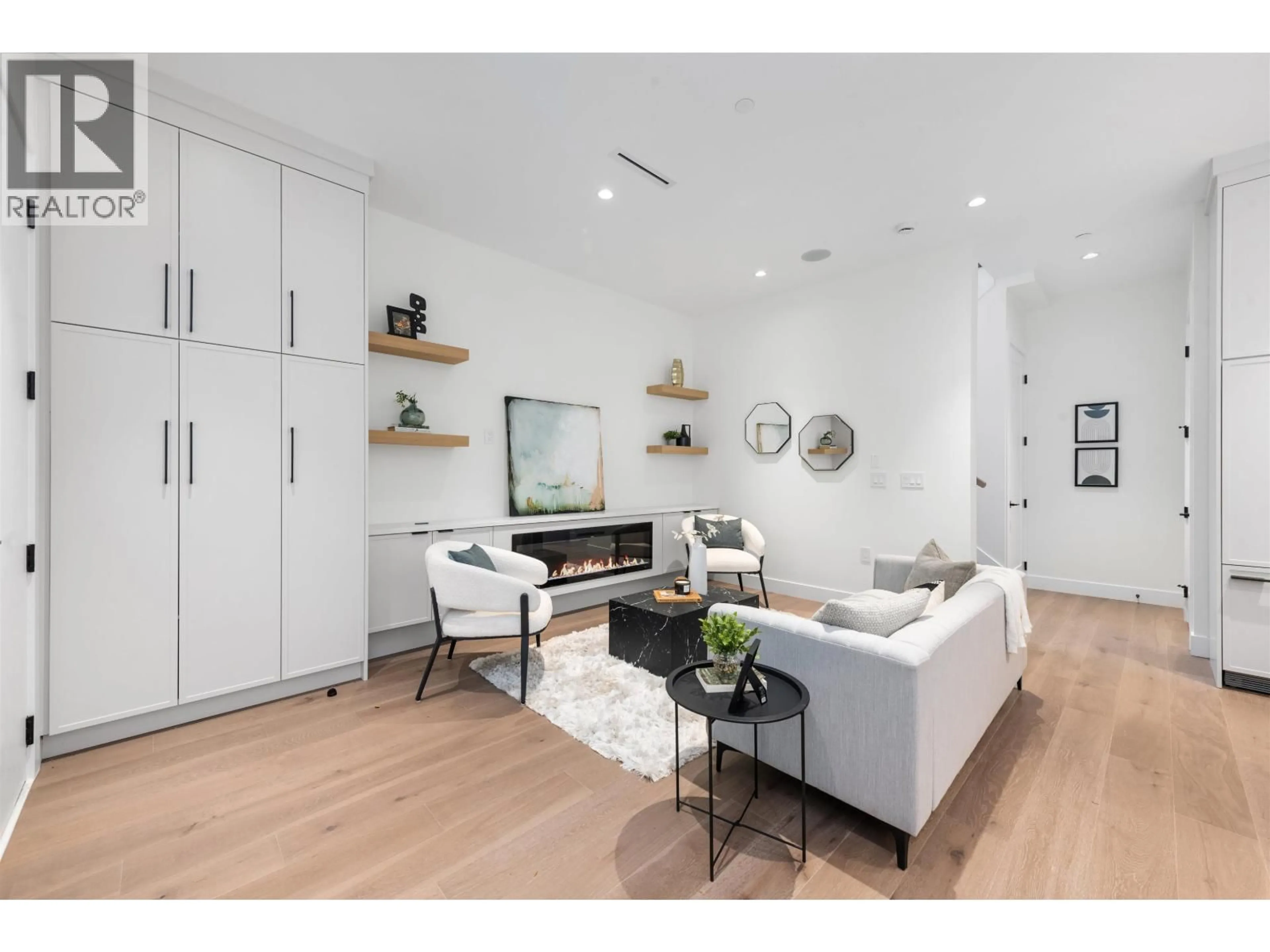 Living room with furniture, wood/laminate floor for 1 - 878 37 AVENUE, Vancouver British Columbia V5W1G2