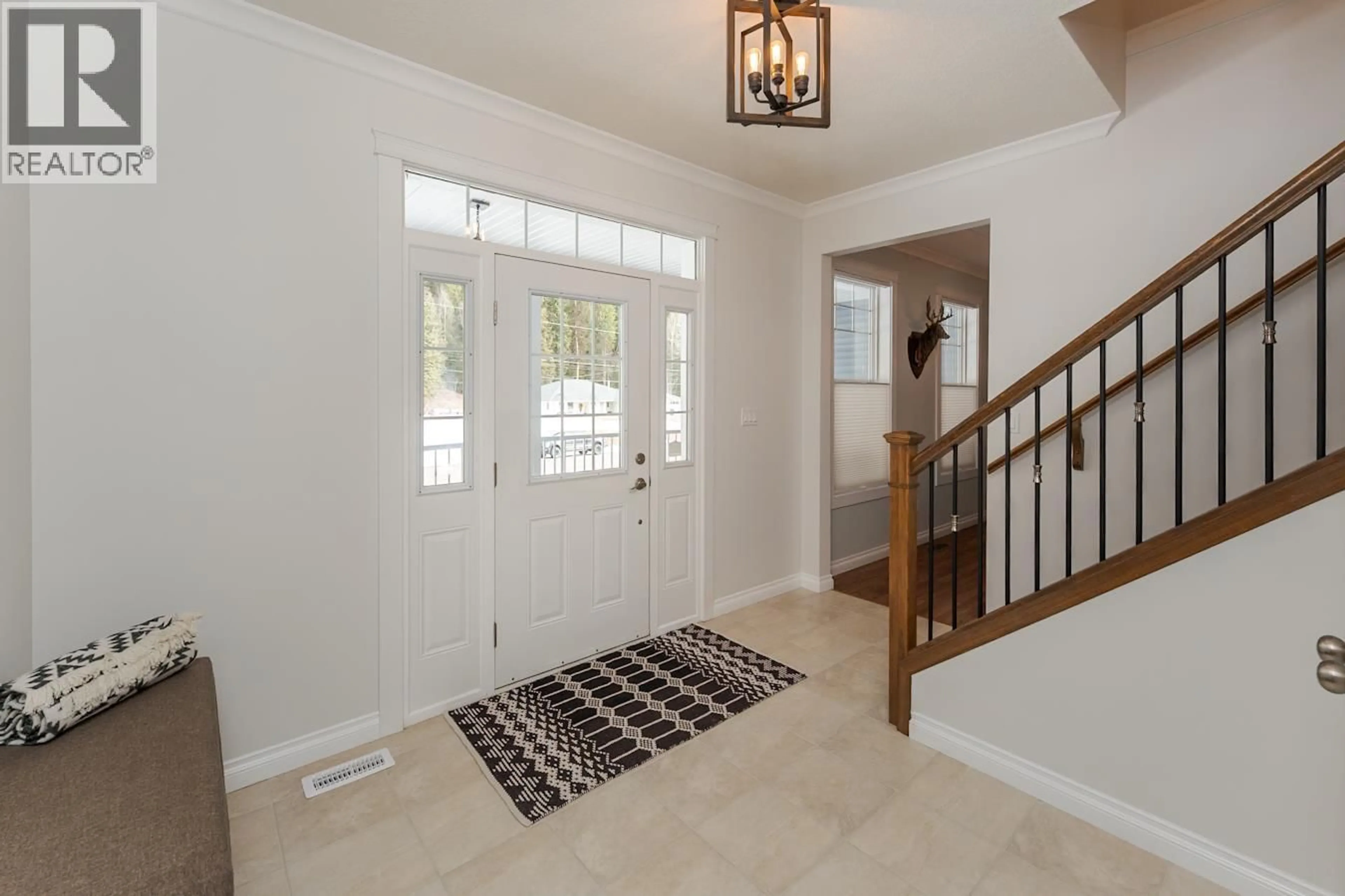 Indoor entryway for 9367 SUMMERSET PLACE, Prince George British Columbia V2K5A1