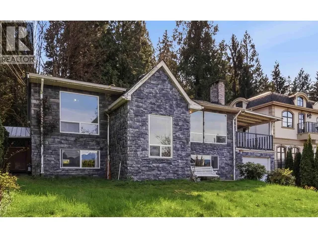 2331 HENRY STREET, Port Moody 2