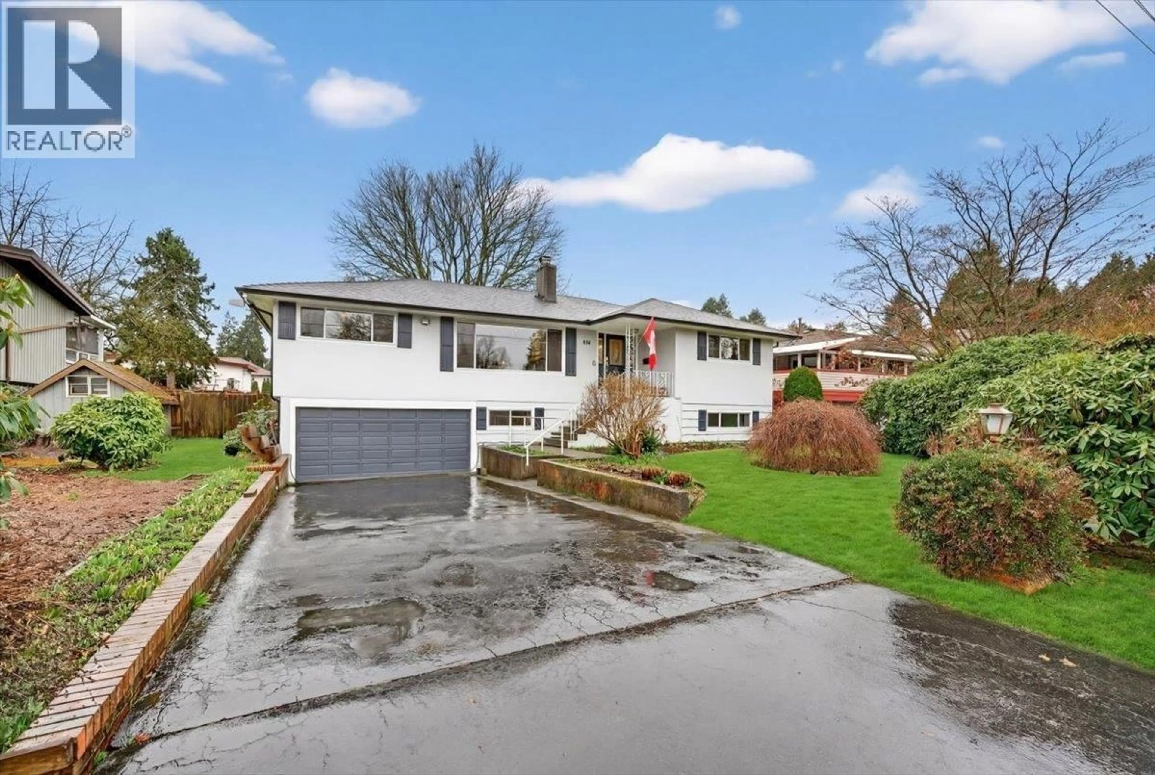 A pic from outside/outdoor area/front of a property/back of a property/a pic from drone, street for 812 GROVER AVENUE, Coquitlam British Columbia V3J3C8