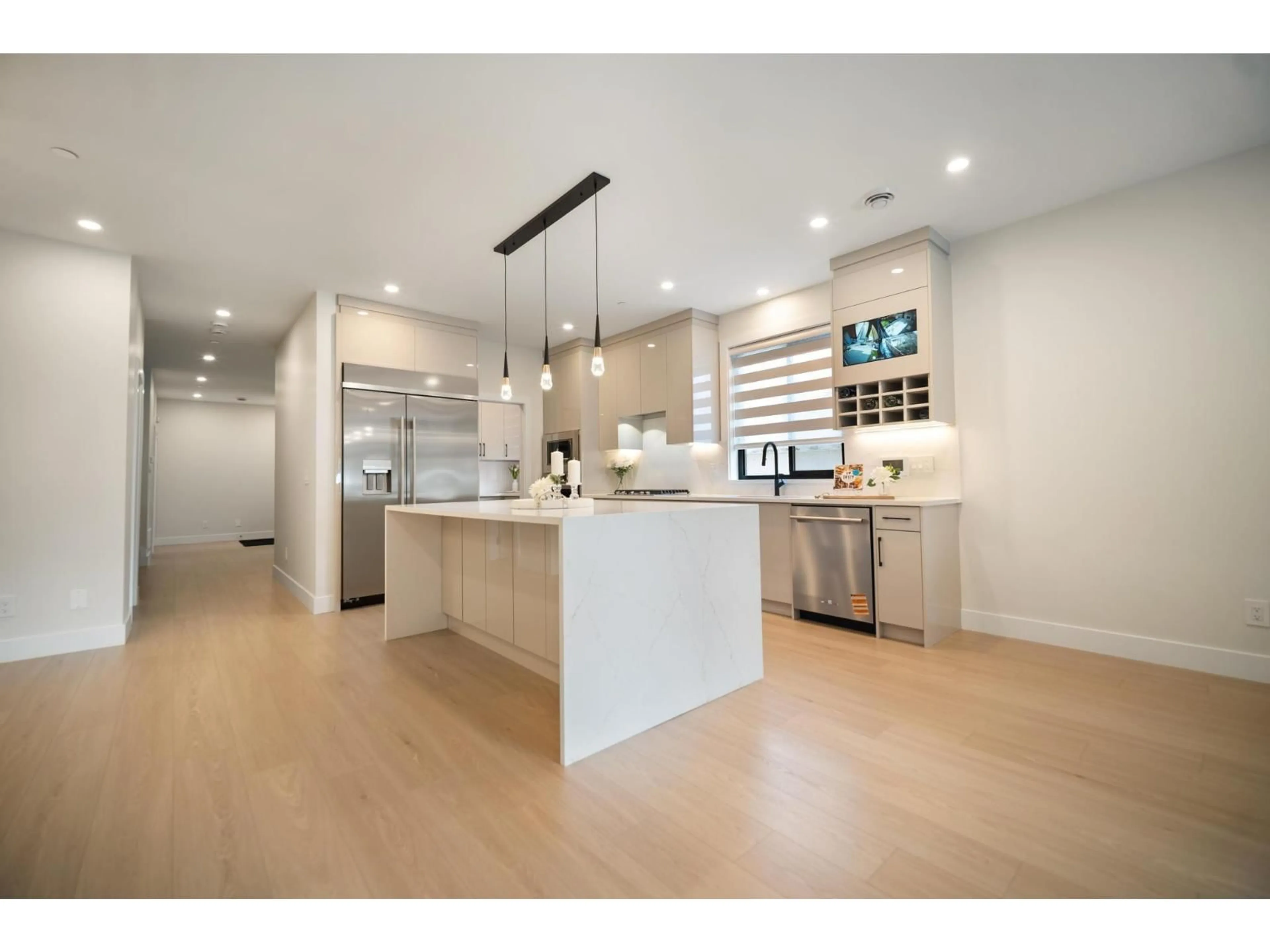 Open concept kitchen, unknown for 14204 NORTH BLUFF ROAD, White Rock British Columbia V4B3C4