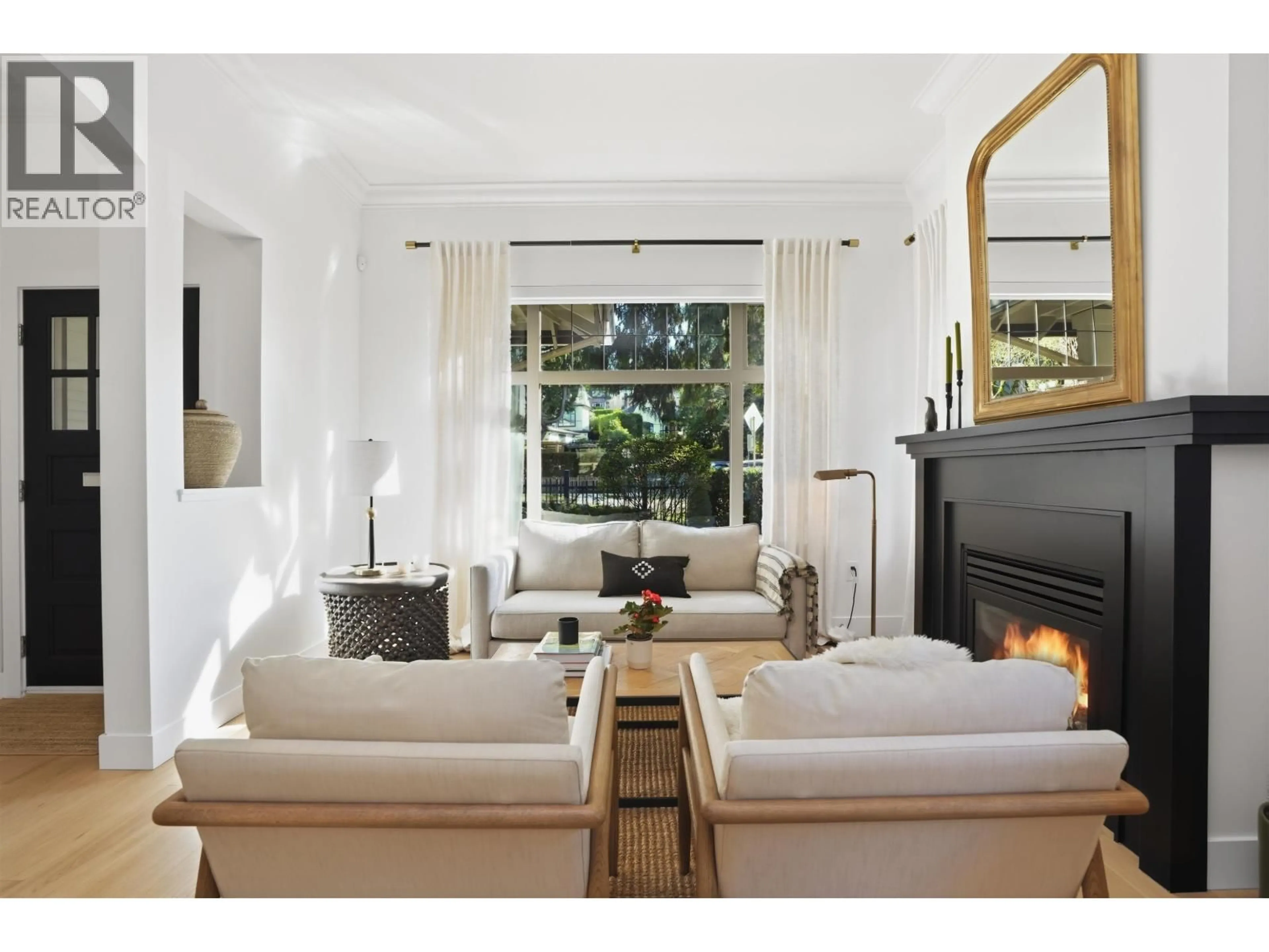 Living room with furniture, unknown for 2039 33RD AVENUE, Vancouver British Columbia V6M1B6