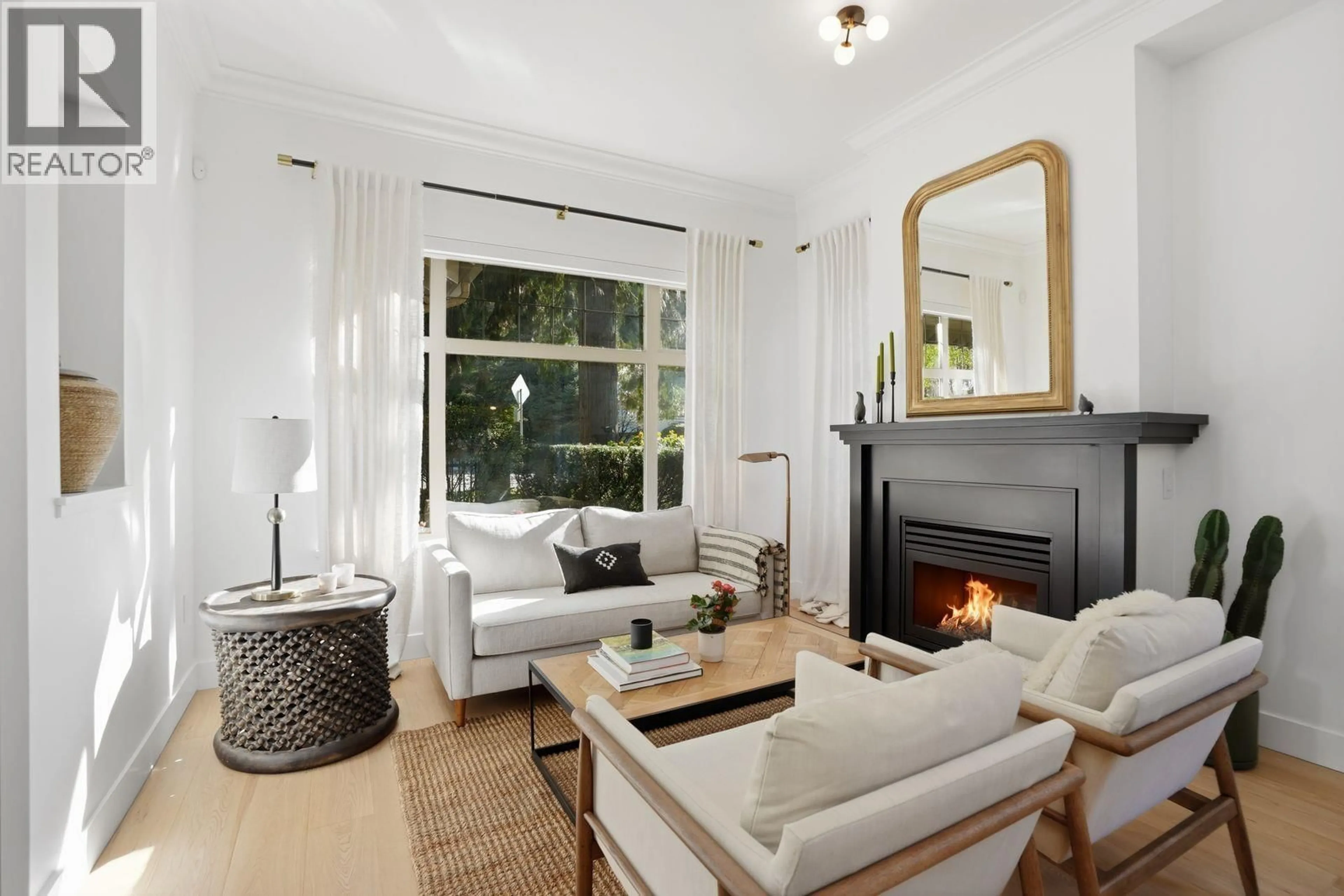 Living room with furniture, unknown for 2039 33RD AVENUE, Vancouver British Columbia V6M1B6