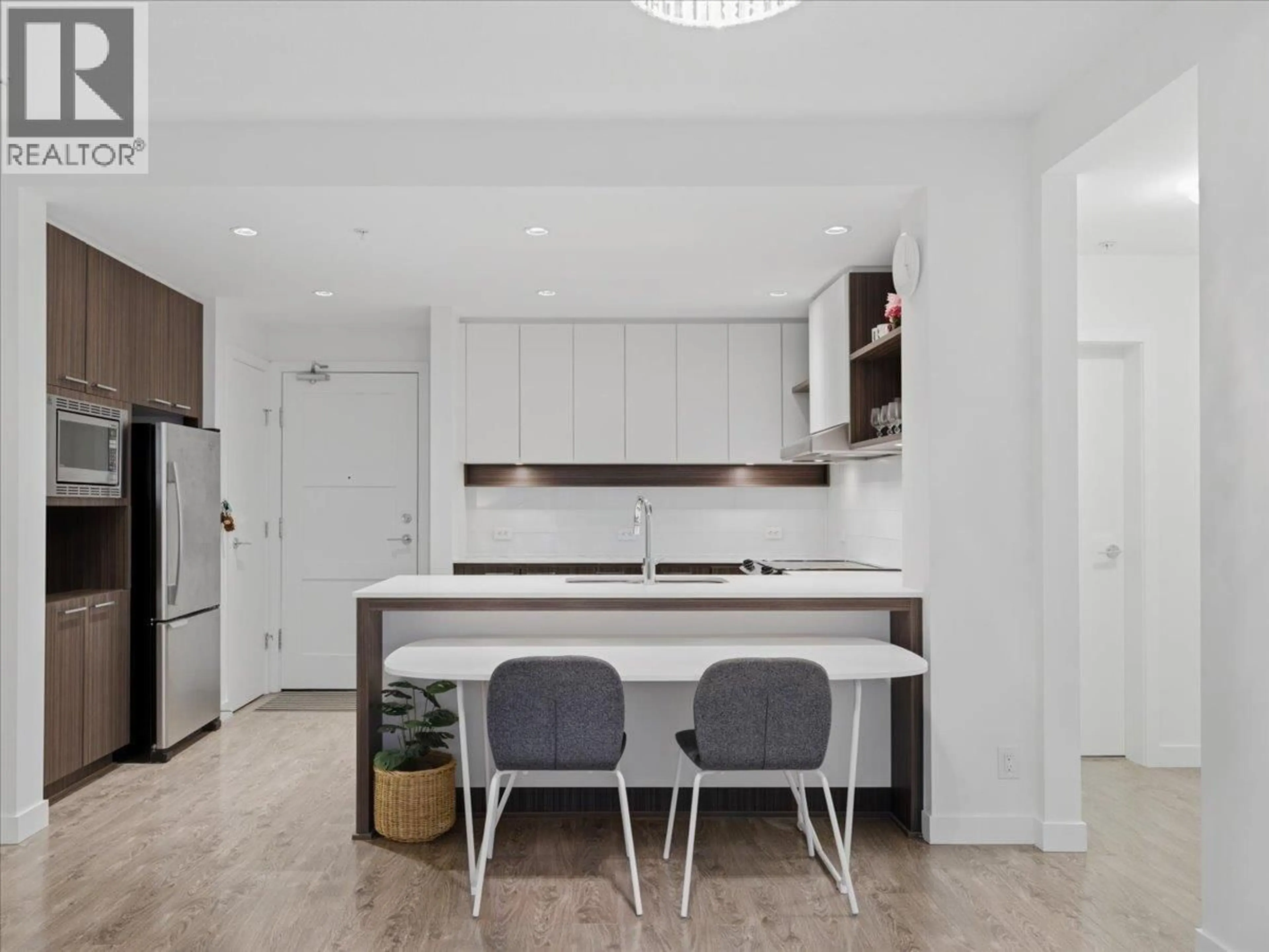 Contemporary kitchen, ceramic/tile floor for 205 - 553 FOSTER AVENUE, Coquitlam British Columbia V3J0B5