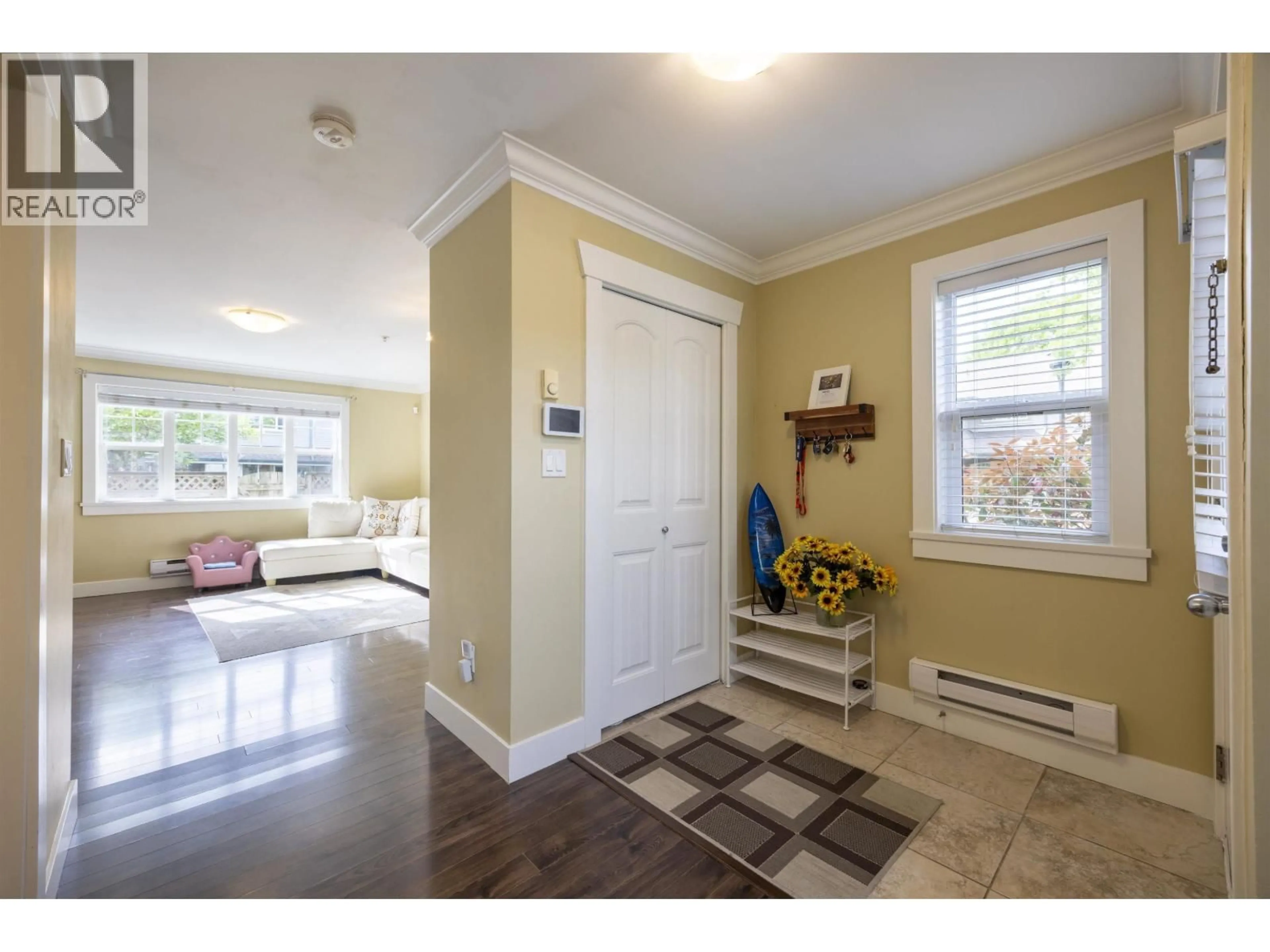 Indoor entryway for 32 - 22977 116 AVENUE, Maple Ridge British Columbia V2X9A8