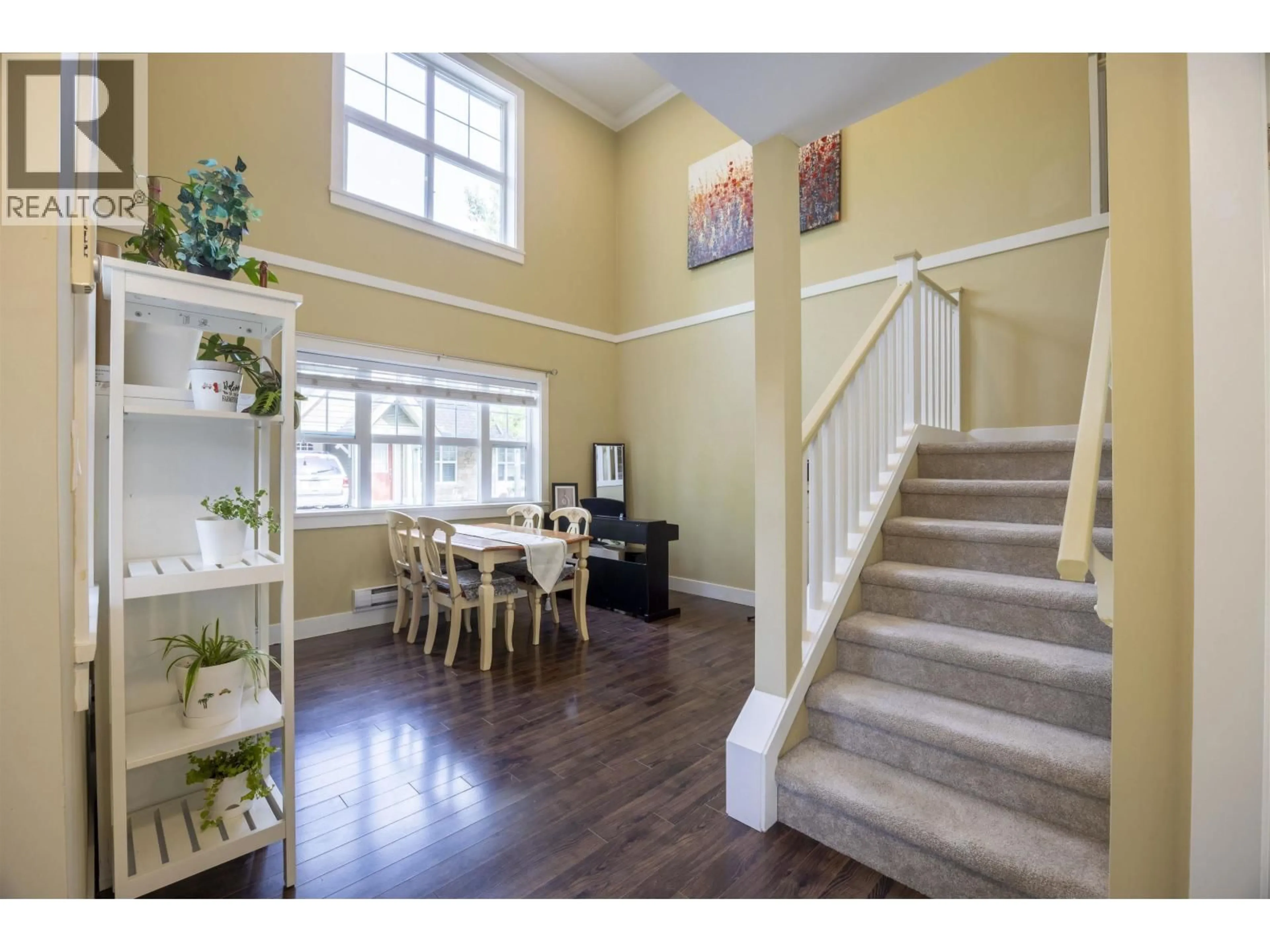 Indoor entryway for 32 - 22977 116 AVENUE, Maple Ridge British Columbia V2X9A8