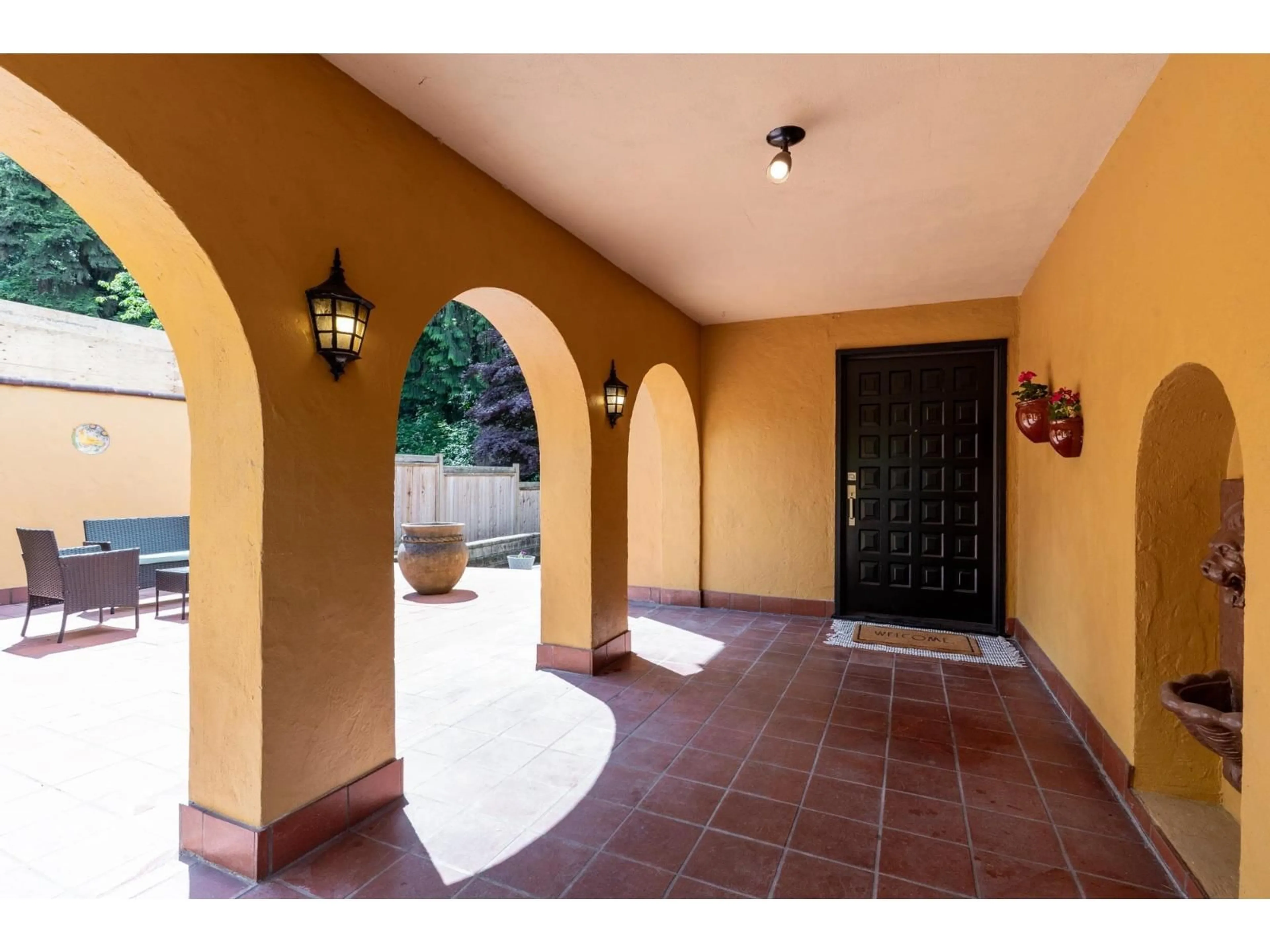 Indoor entryway for 8649 SUNBURY PLACE, Delta British Columbia V4C3Y9