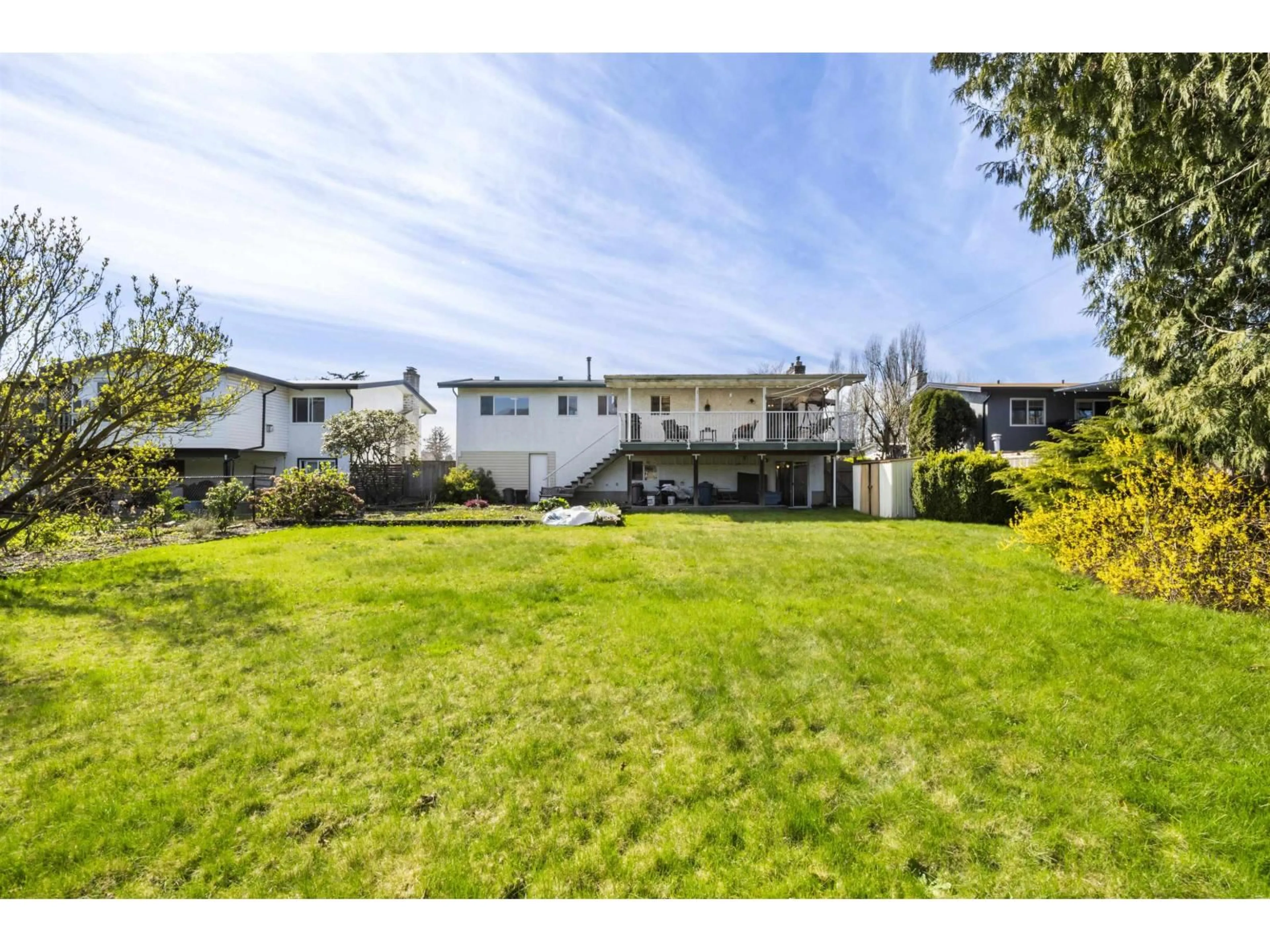 A pic from outside/outdoor area/front of a property/back of a property/a pic from drone, unknown for 6982 SHEFFIELD WAY, Chilliwack British Columbia V2R3T2
