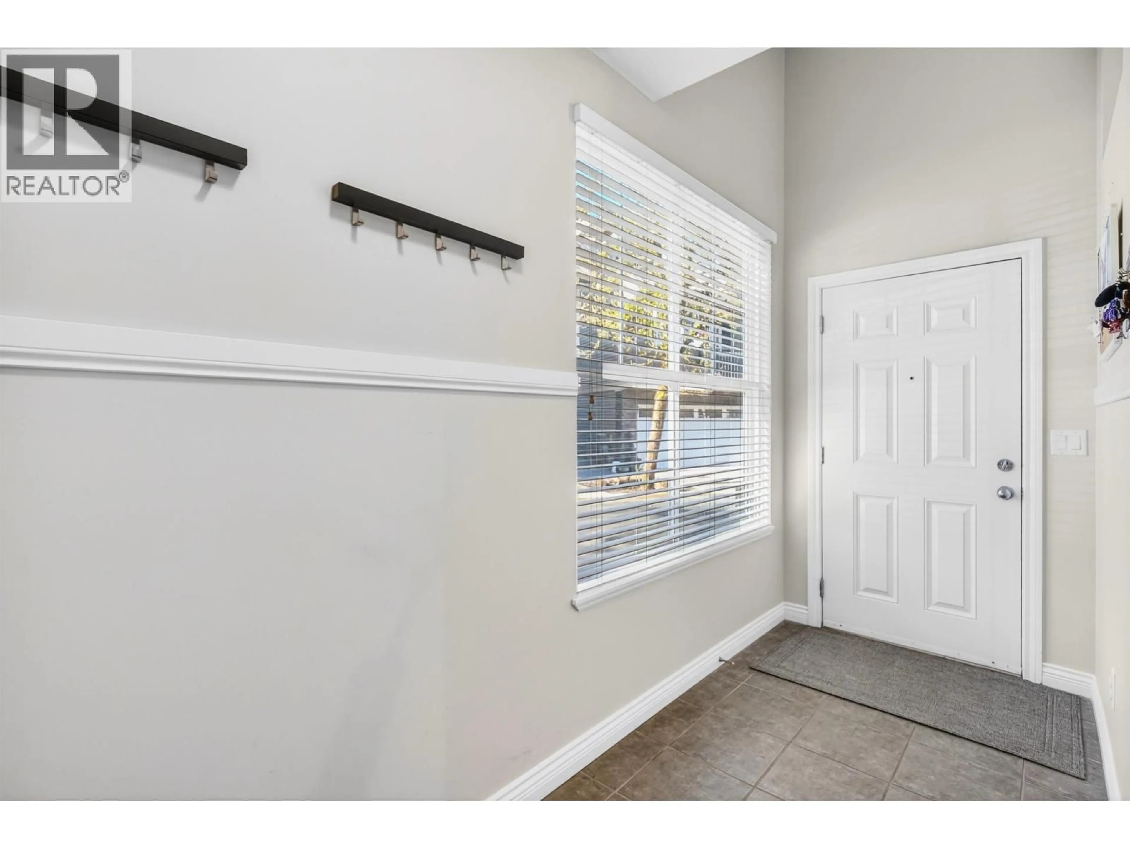 Indoor entryway for 38 - 11720 COTTONWOOD DRIVE, Maple Ridge British Columbia V2X0G7