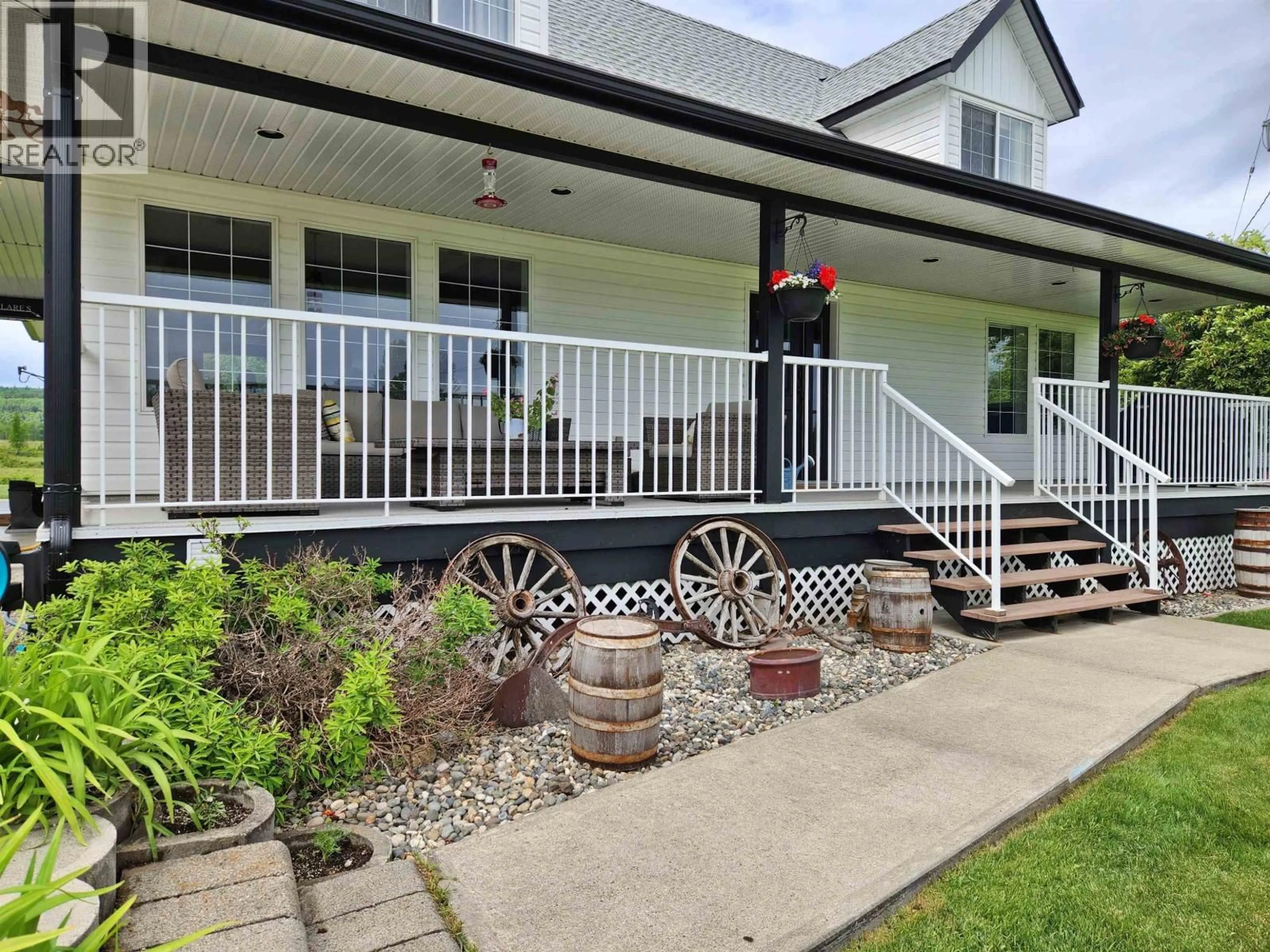 Patio, unknown for 2312 WEST FRASER ROAD, Quesnel British Columbia V2J6K1