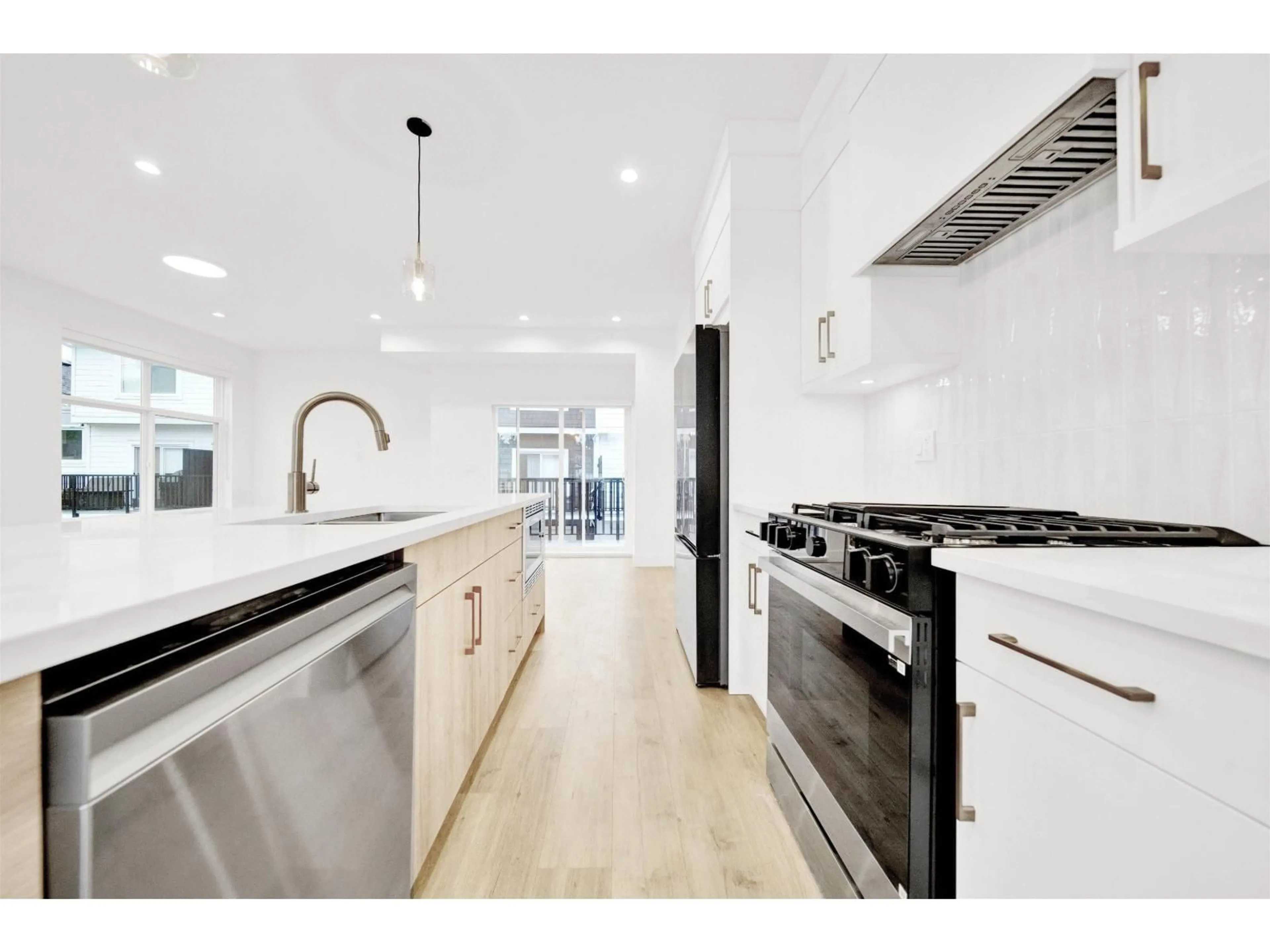 Open concept kitchen, unknown for 7 - 12770 105 AVENUE, Surrey British Columbia V3V0H2