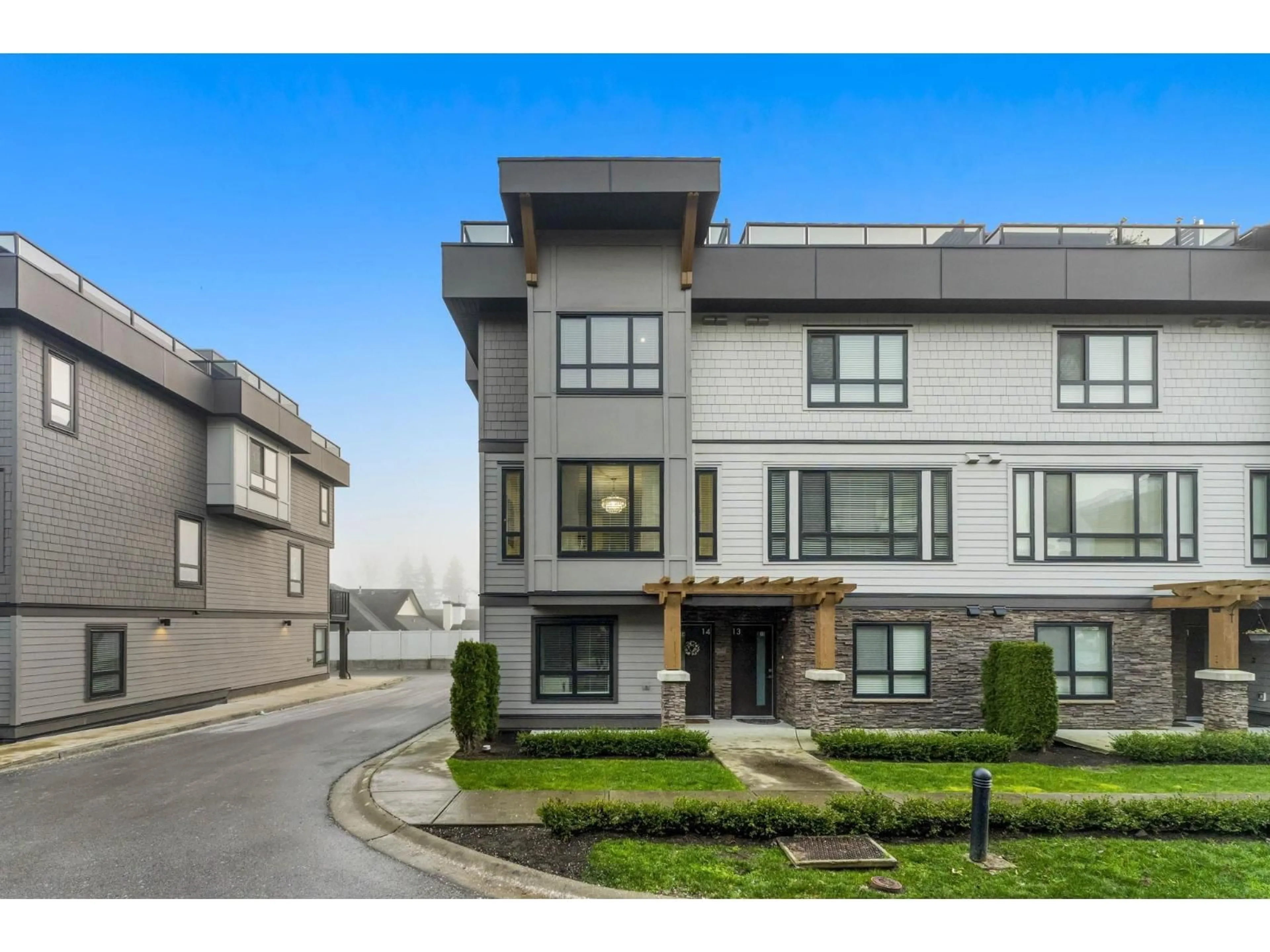 Unknown for 14 - 19670 55A AVENUE, Langley British Columbia V3A0M1