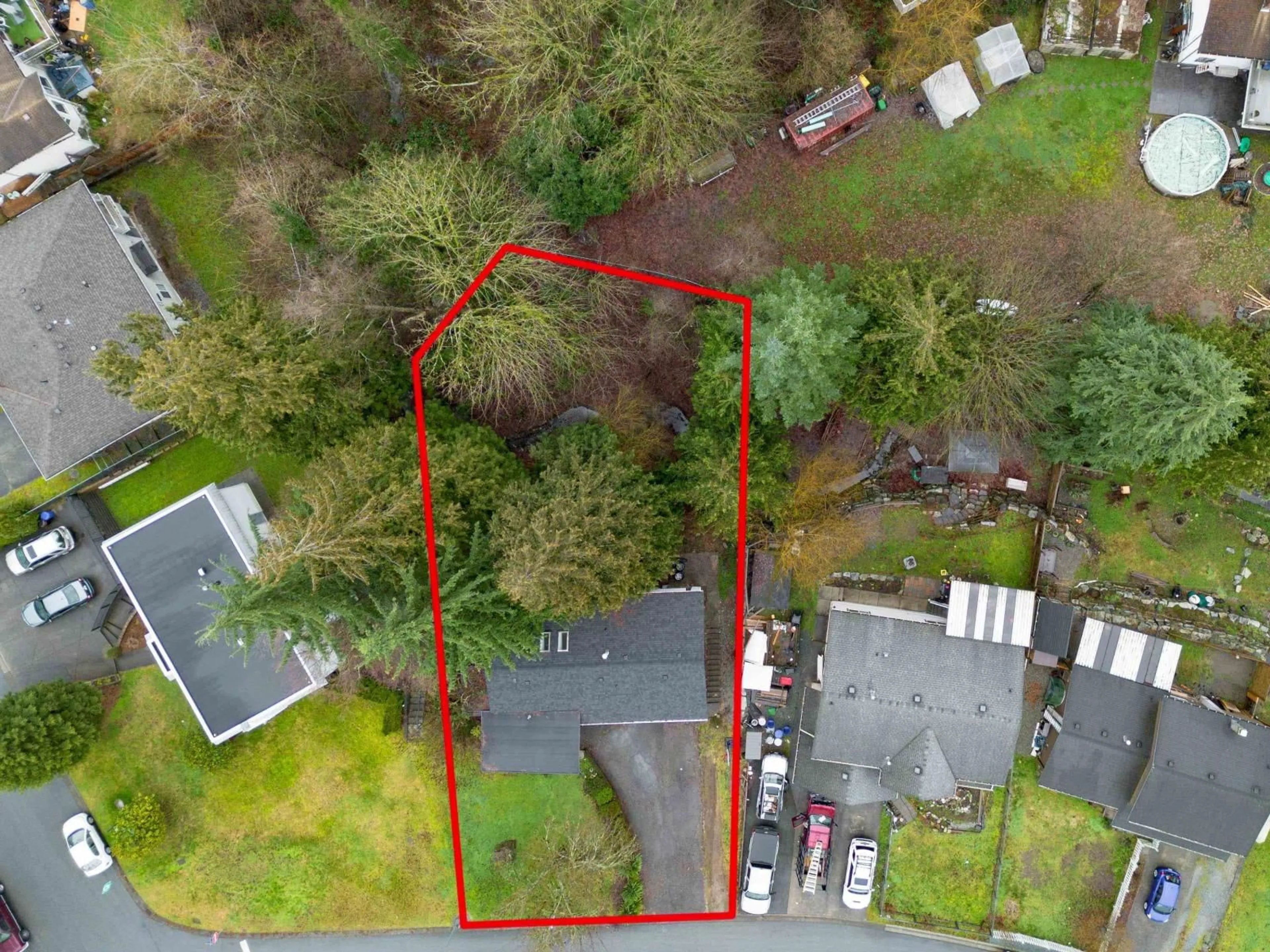 A pic from outside/outdoor area/front of a property/back of a property/a pic from drone, street for 32472 GREBE CRESCENT, Mission British Columbia V2V5X6
