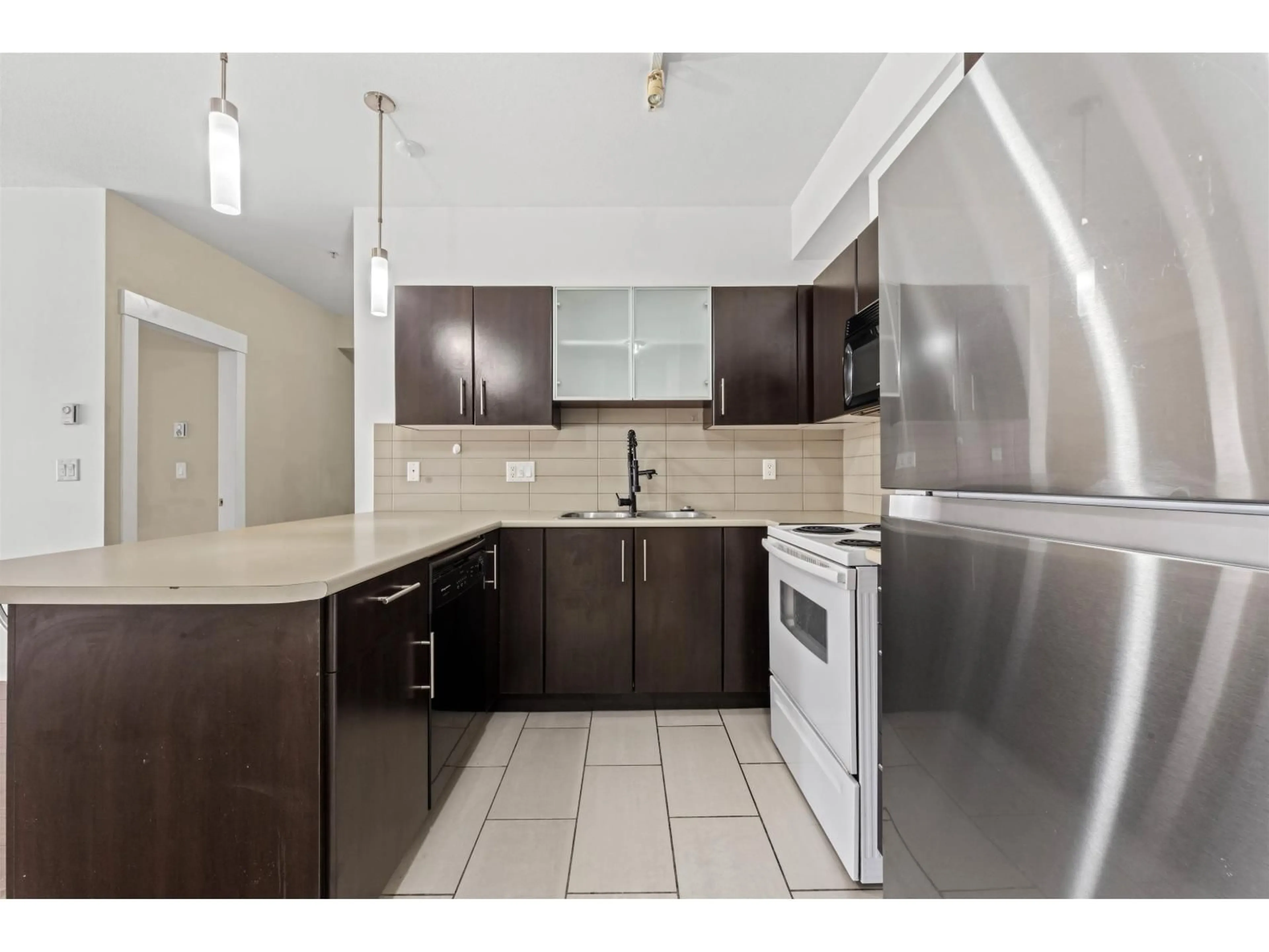 Standard kitchen, unknown for 111 - 33545 RAINBOW AVENUE, Abbotsford British Columbia V2S1Z6