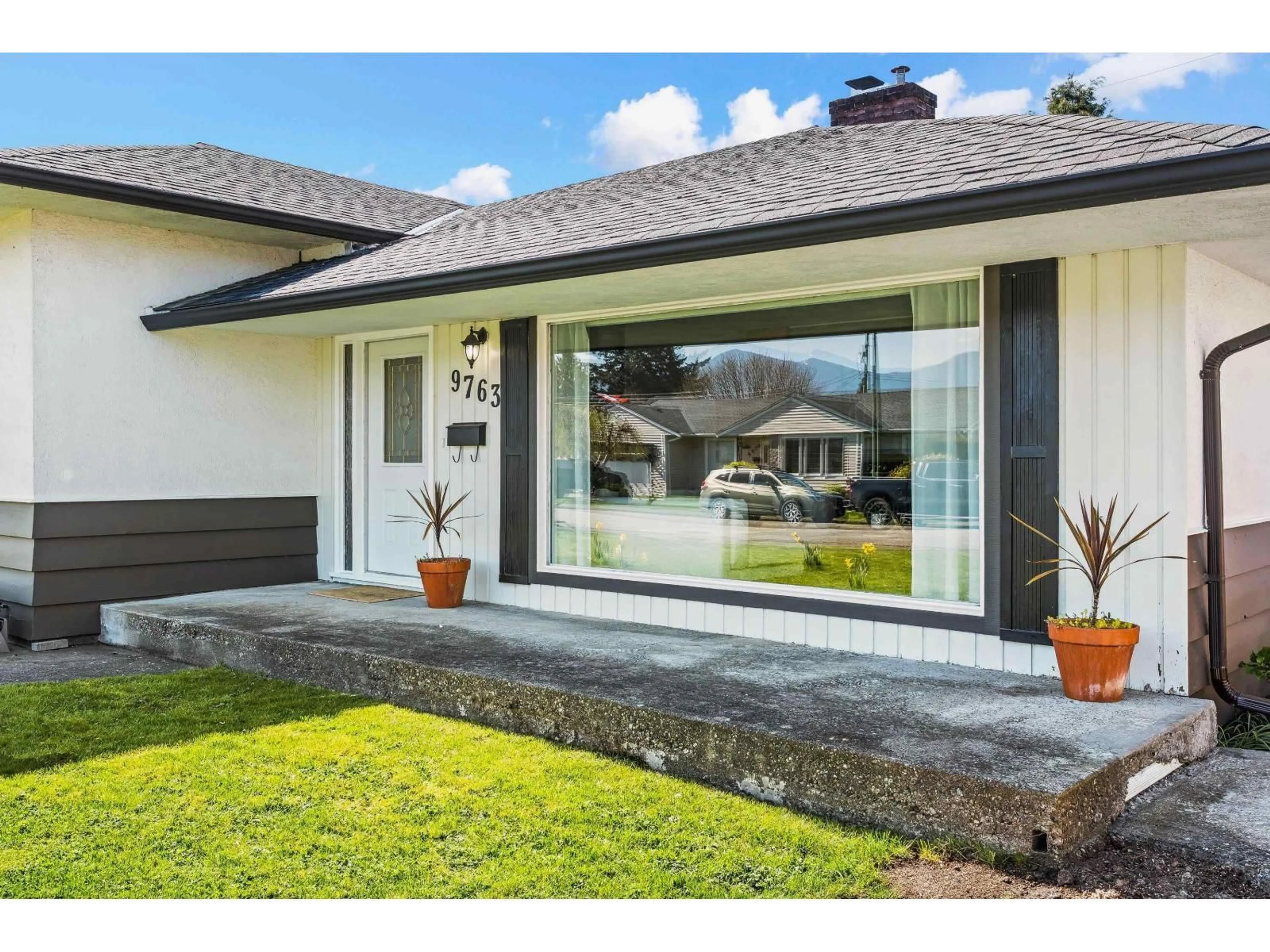 Home with vinyl exterior material, unknown for 9763 HEATHER STREET, Chilliwack British Columbia V2P5M5