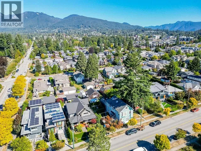 352 15TH STREET, North Vancouver 5