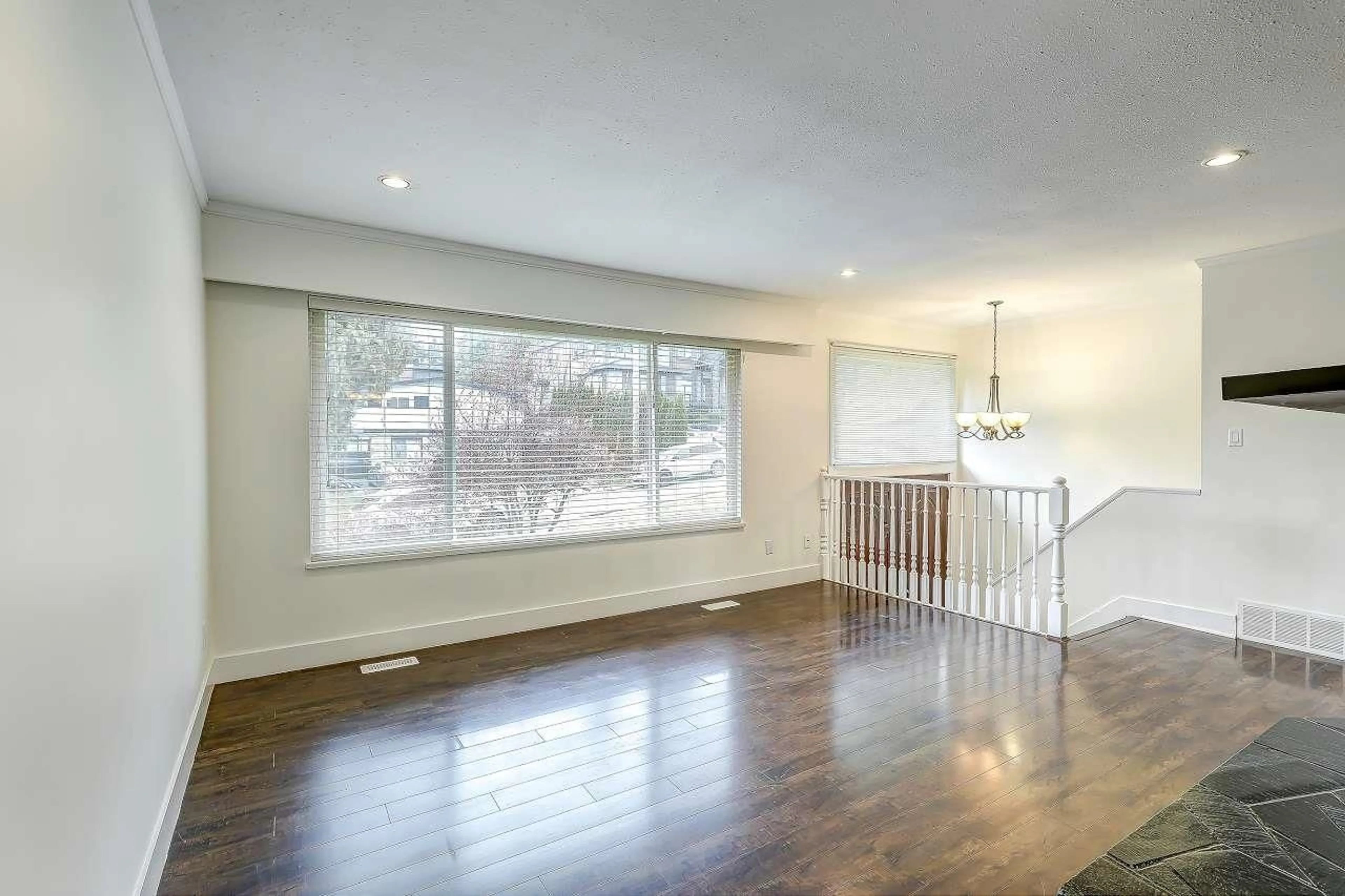 Unknown for 10055 122 STREET, Surrey British Columbia V3V4M6