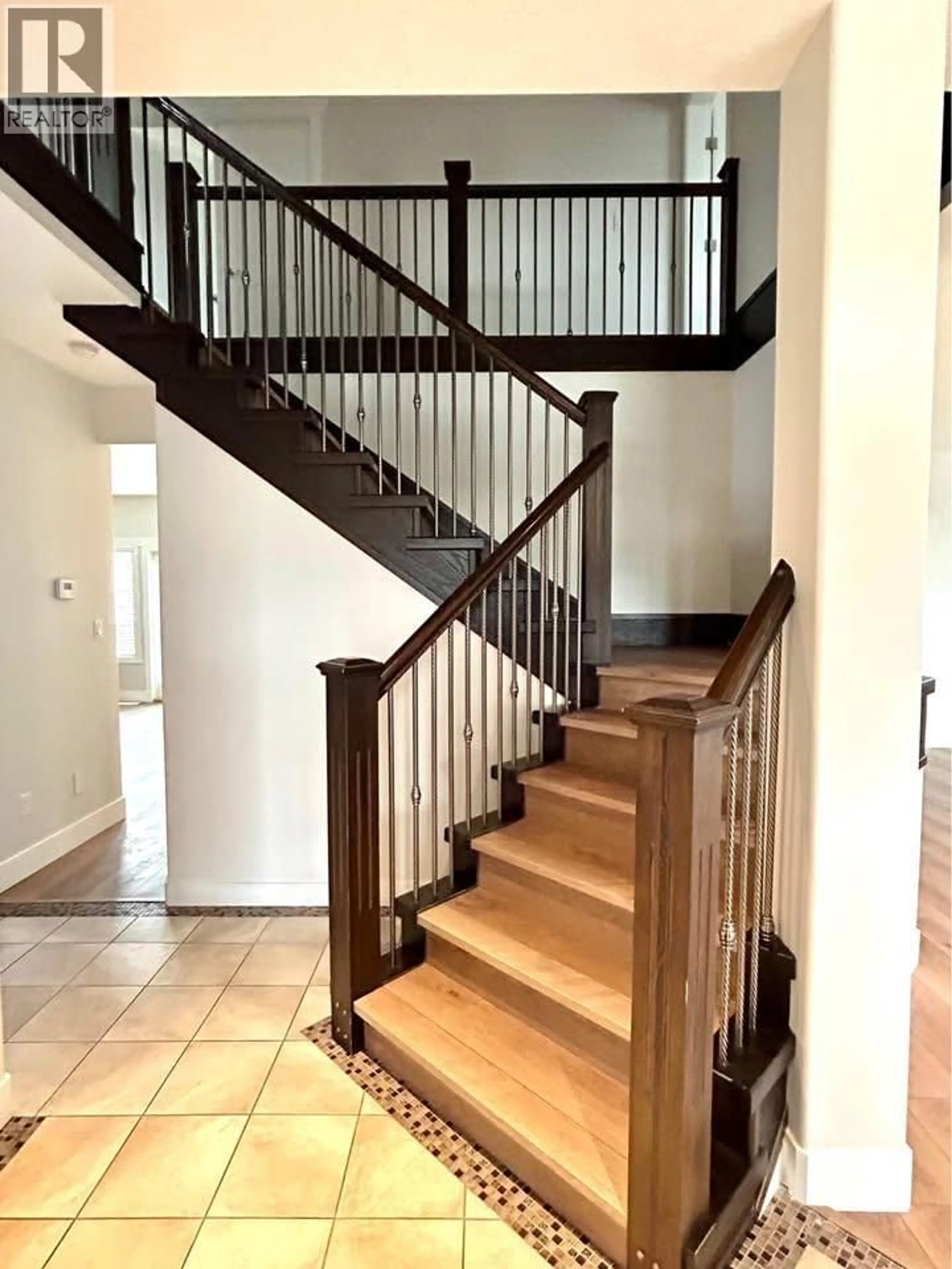 Stairs for 7603 ST ANDREW COURT, Prince George British Columbia V2N0B6