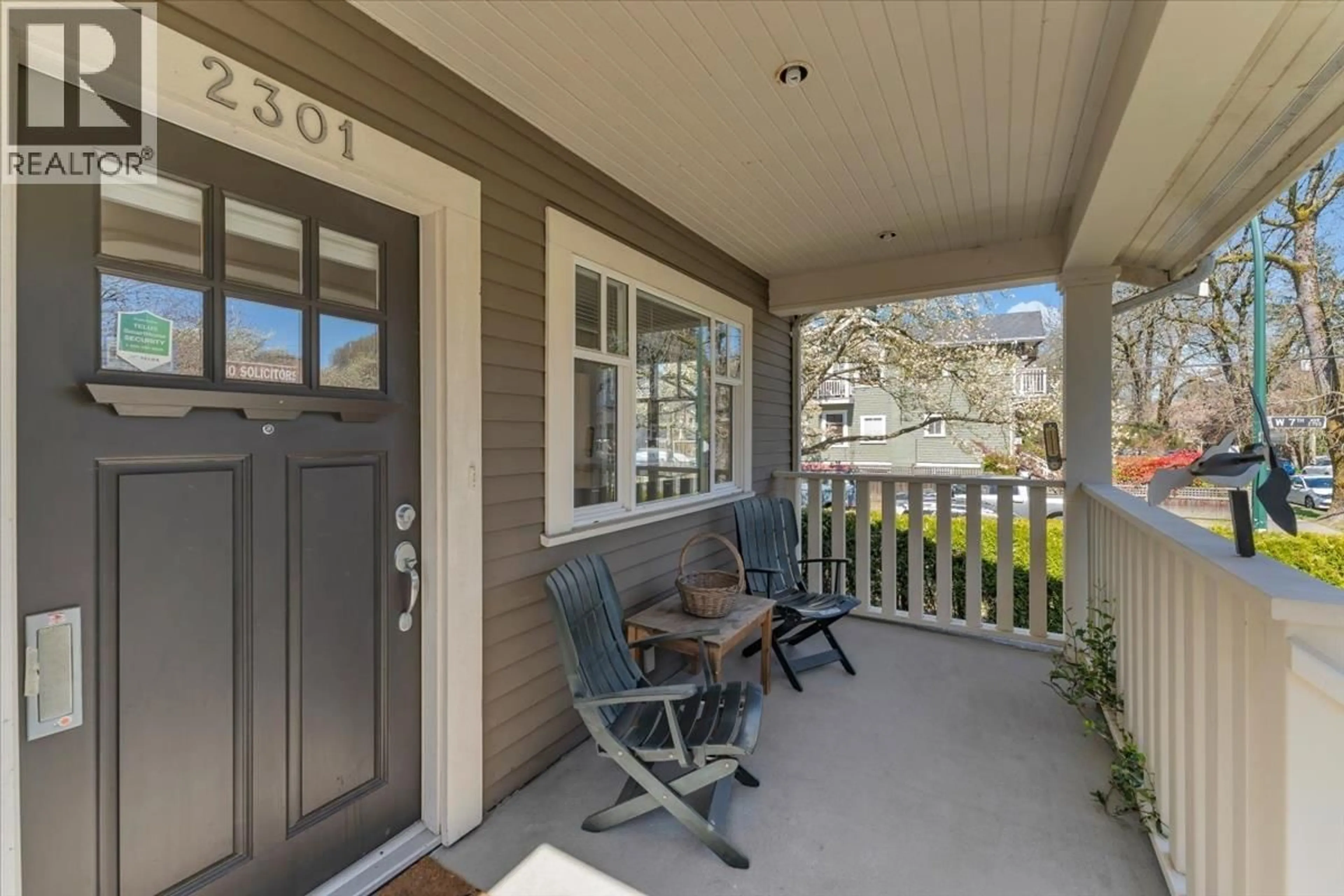 Indoor entryway for 2301 STEPHENS STREET, Vancouver British Columbia V6K3W7