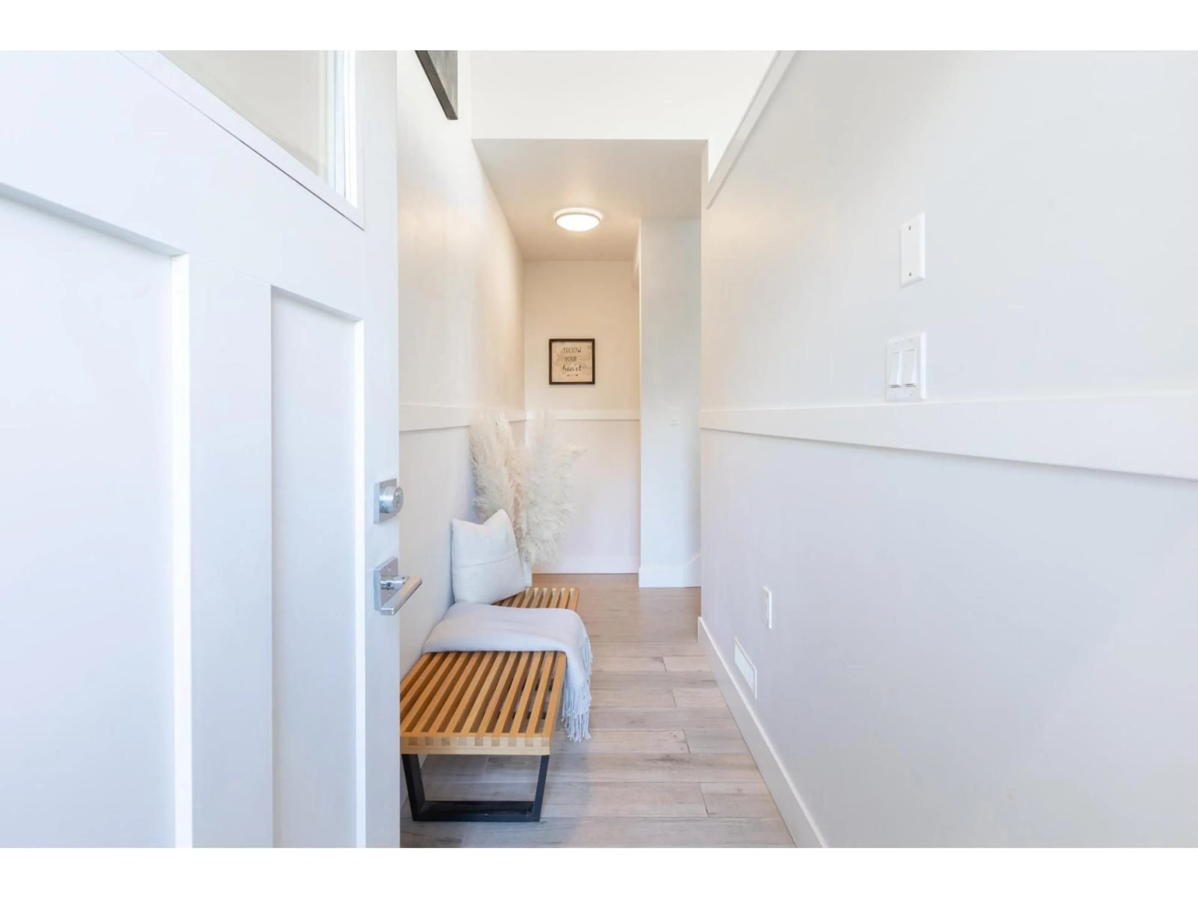 Indoor entryway for 235 - 2218 OAK MEADOWS DRIVE, Surrey British Columbia V3Z0W6