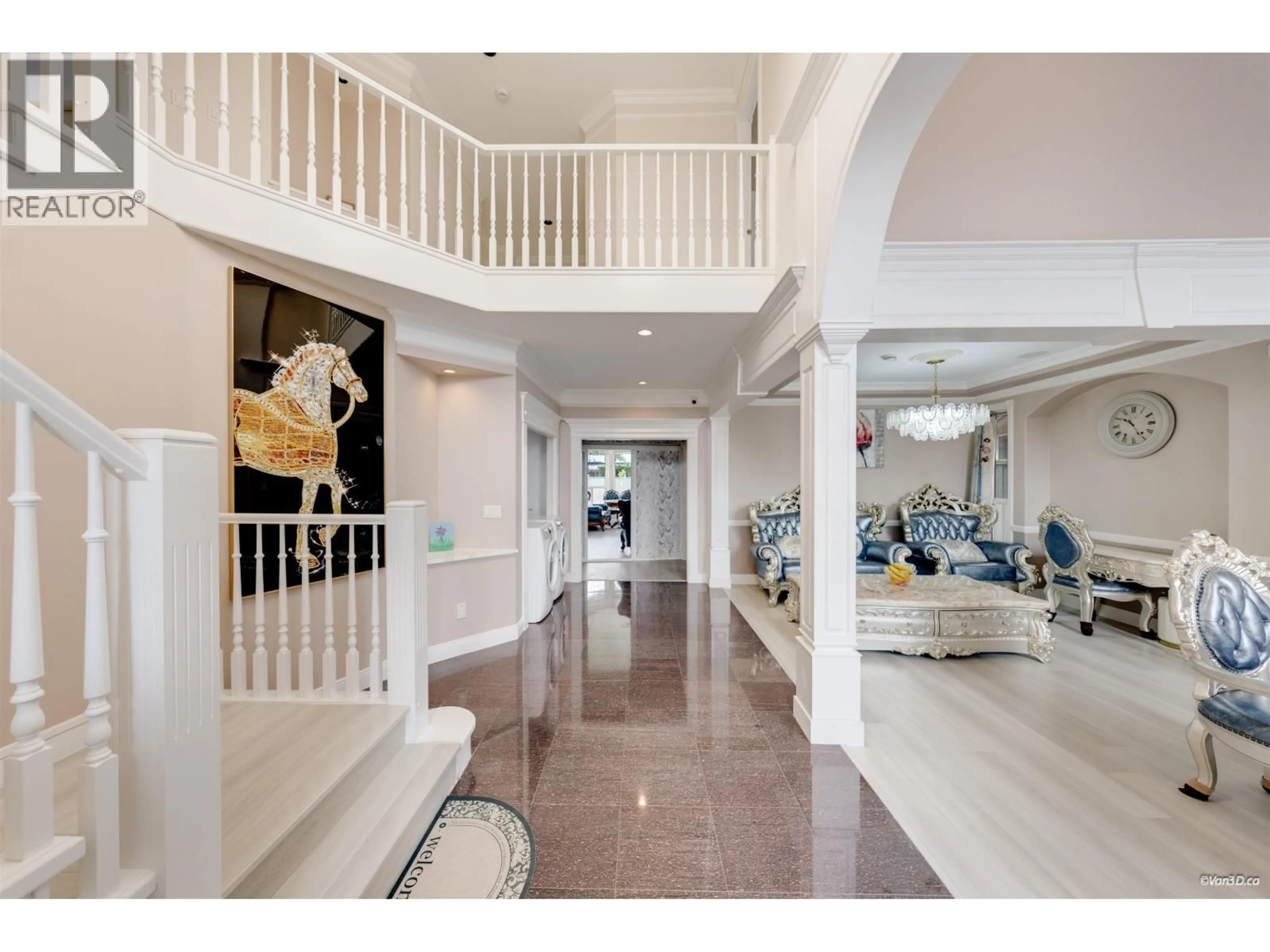 Indoor foyer for 5211 WOODWARDS ROAD, Richmond British Columbia V7E1G9