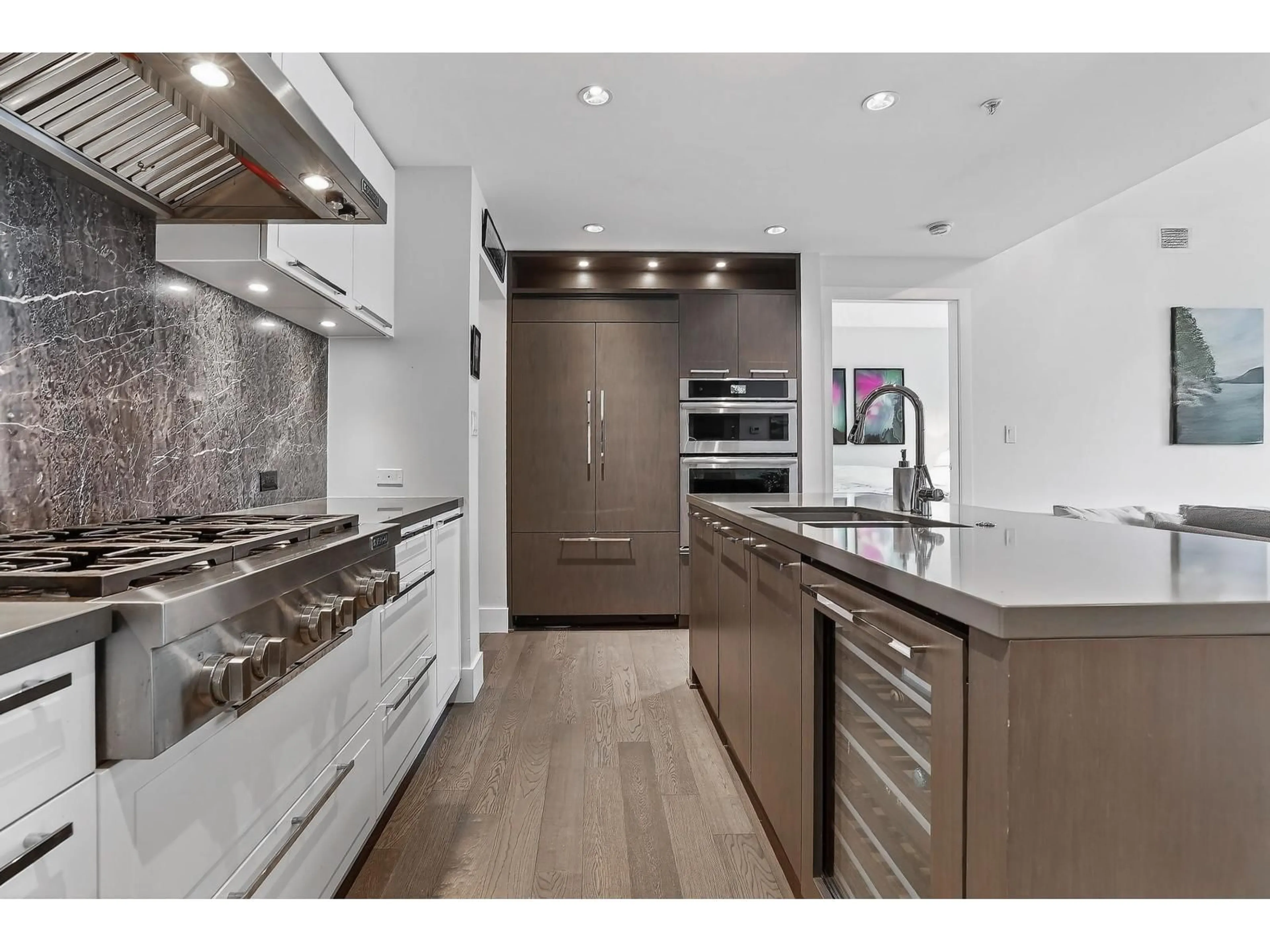 Contemporary kitchen, unknown for 103 - 1501 VIDAL STREET, White Rock British Columbia V4B0B5