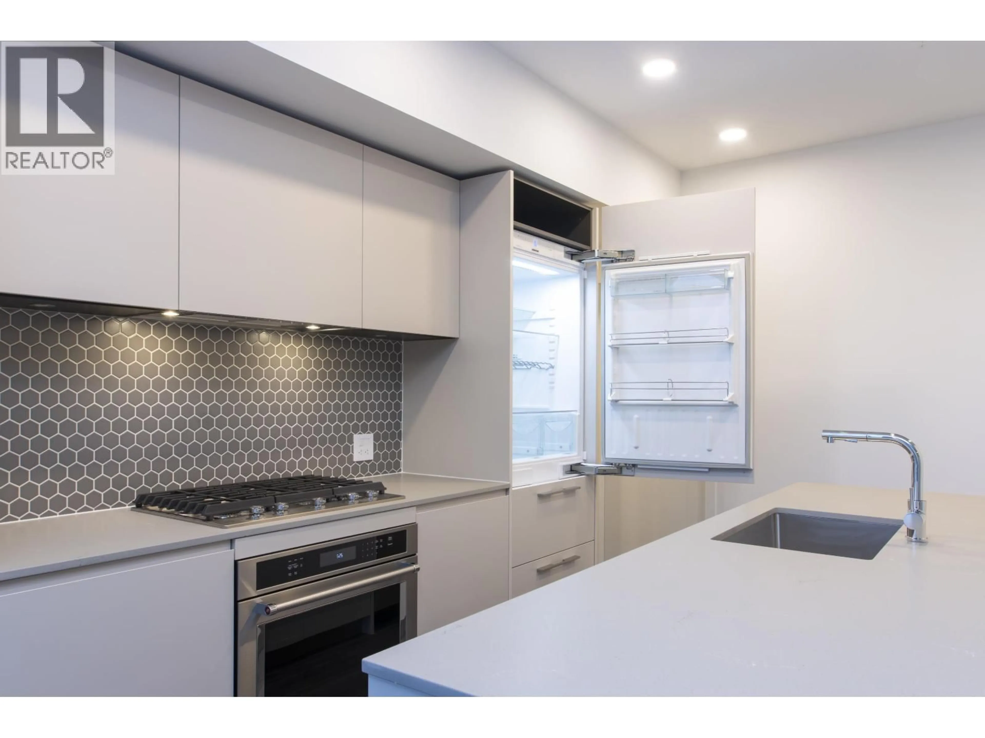 Standard kitchen, unknown for 615 - 1504 SCOTT CRESCENT, Squamish British Columbia V0N3G0