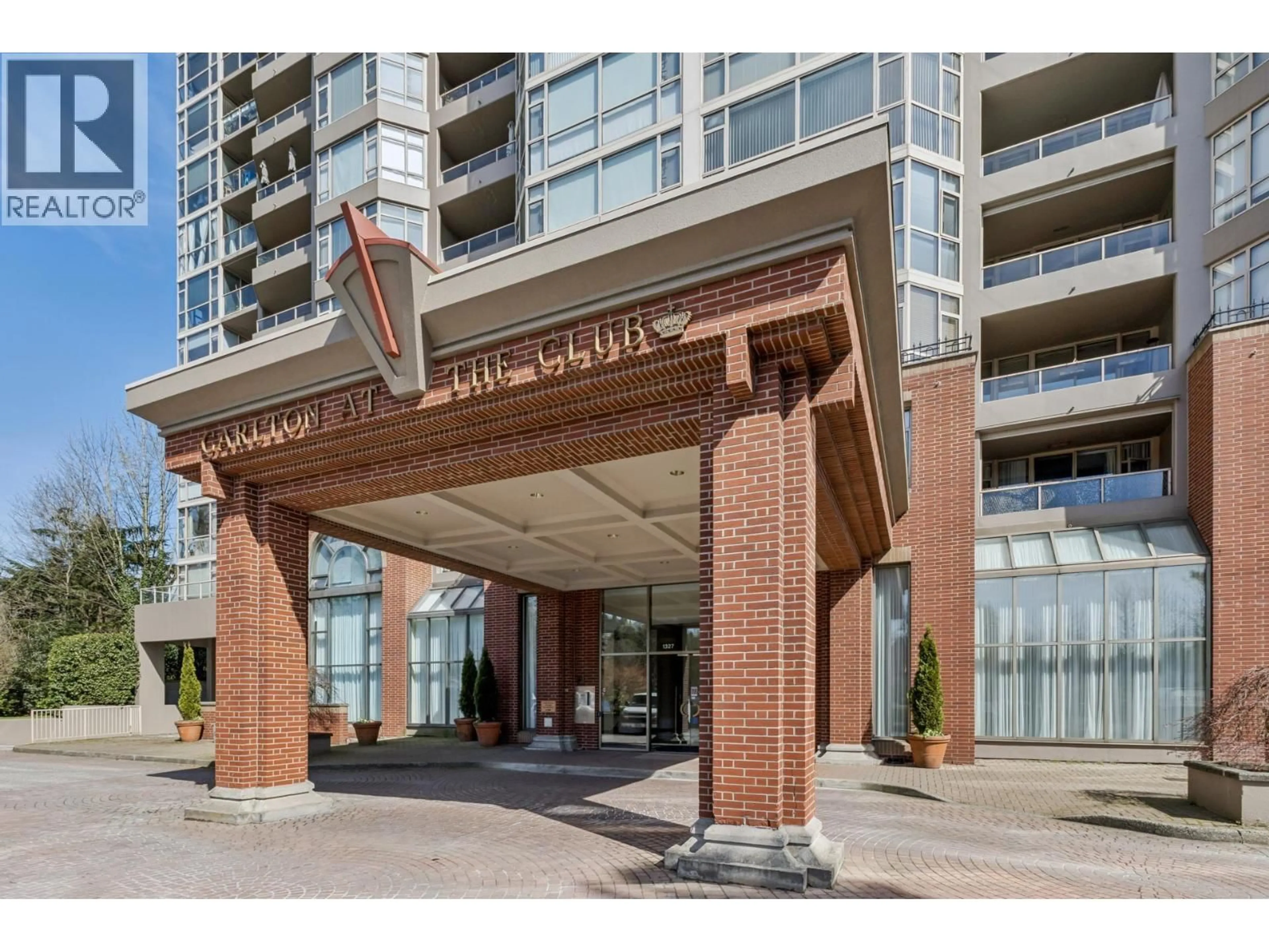 Indoor foyer for 308 - 1327 KEITH ROAD, North Vancouver British Columbia V7J3T5