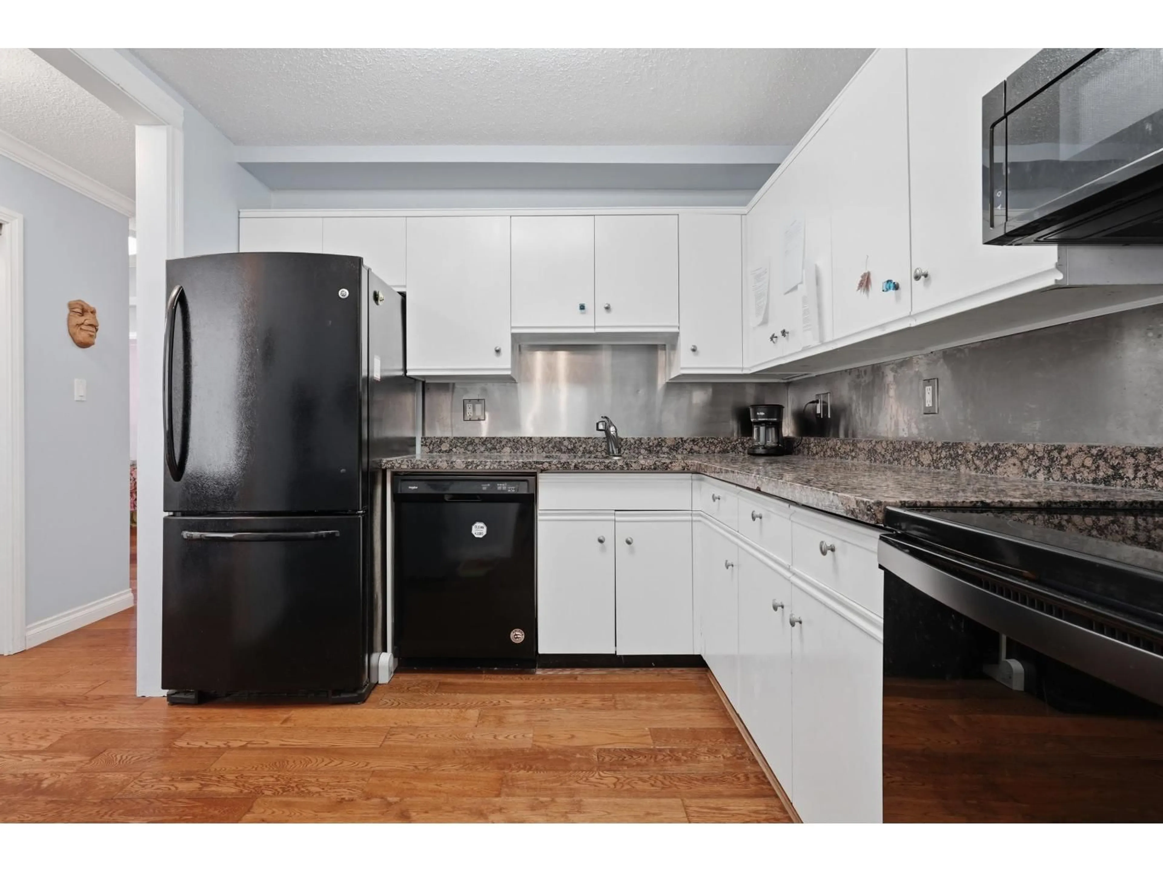 Standard kitchen, unknown for 106 - 1830 SOUTHMERE CRESCENT EAST, Surrey British Columbia V4A9C2