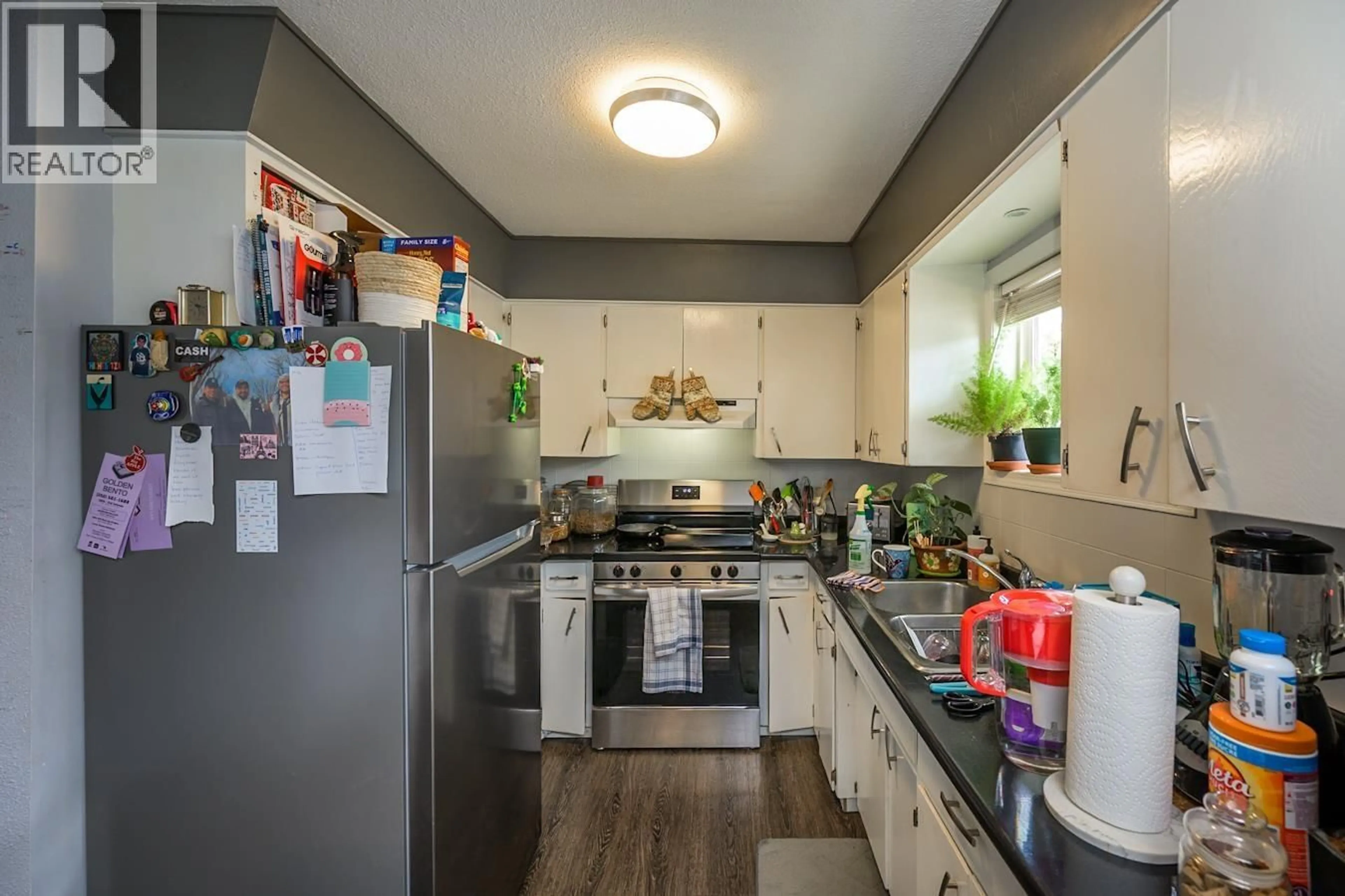 Standard kitchen, unknown for 1918 VINE STREET, Prince George British Columbia V2L2W8