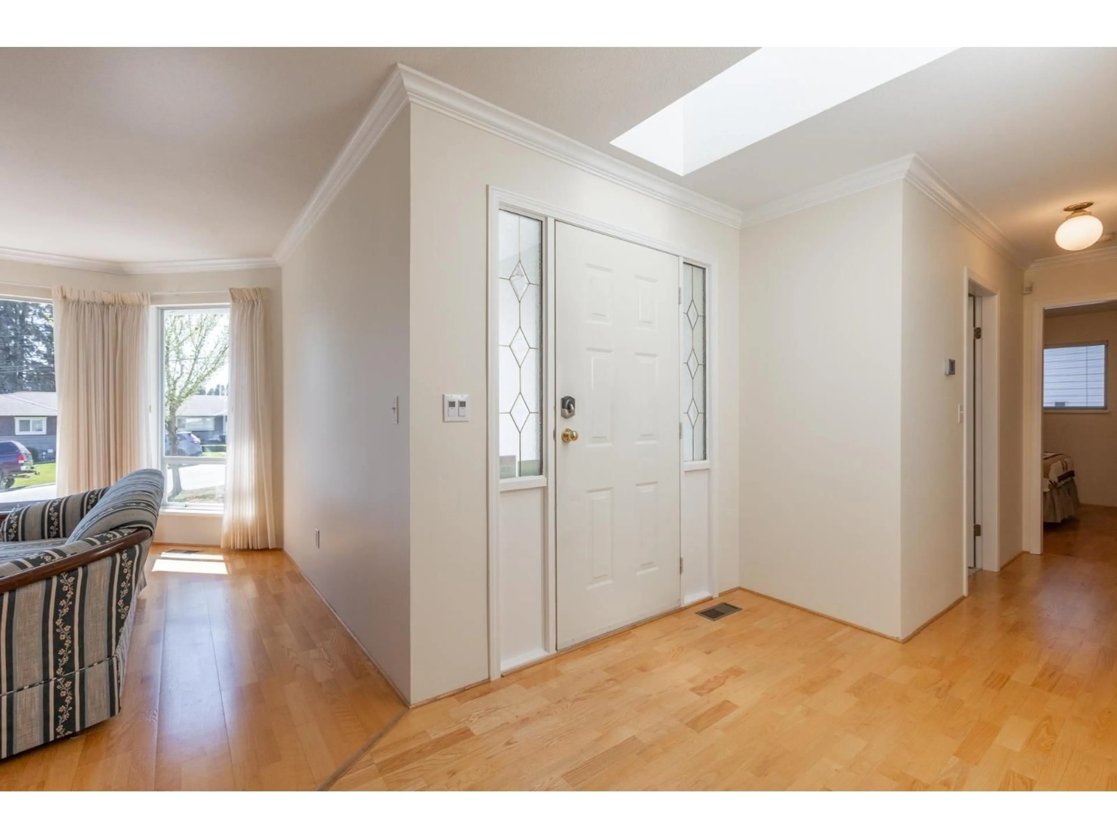 Indoor entryway for 19091 61A AVENUE, Surrey British Columbia V3S8C8