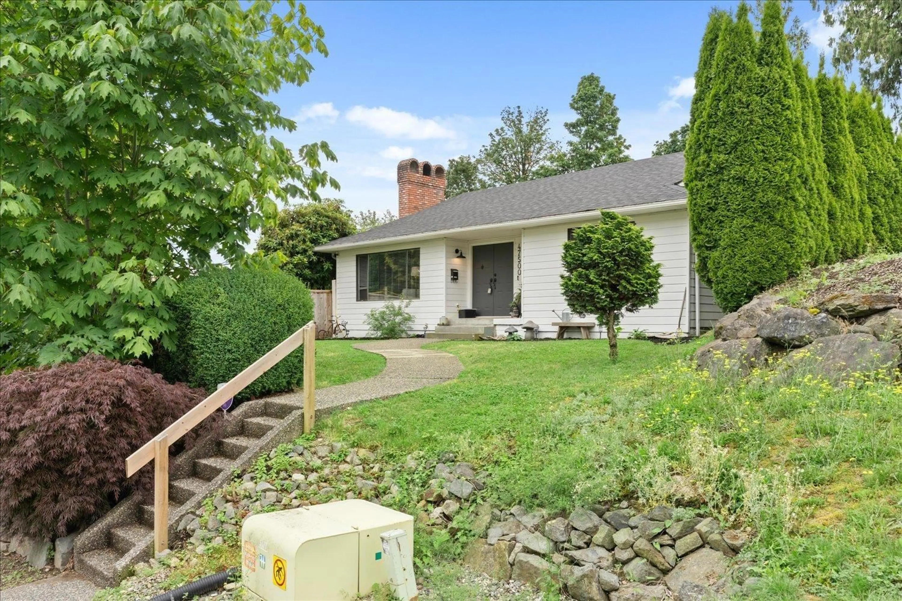 A pic from outside/outdoor area/front of a property/back of a property/a pic from drone, street for 47500 SWALLOW CRESCENT, Chilliwack British Columbia V2P7R4