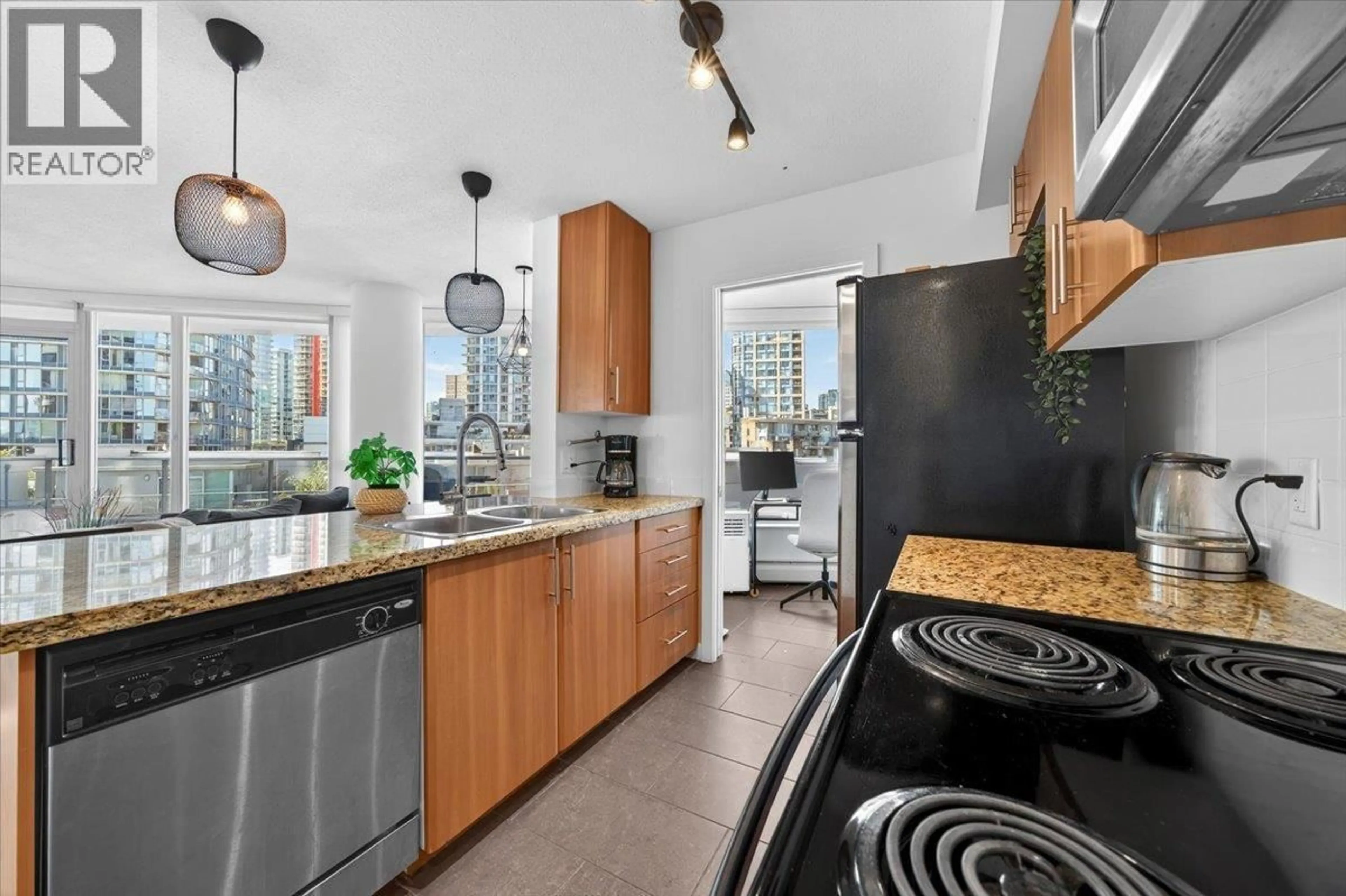 Unknown for 905 - 58 KEEFER PLACE, Vancouver British Columbia V6B0B8